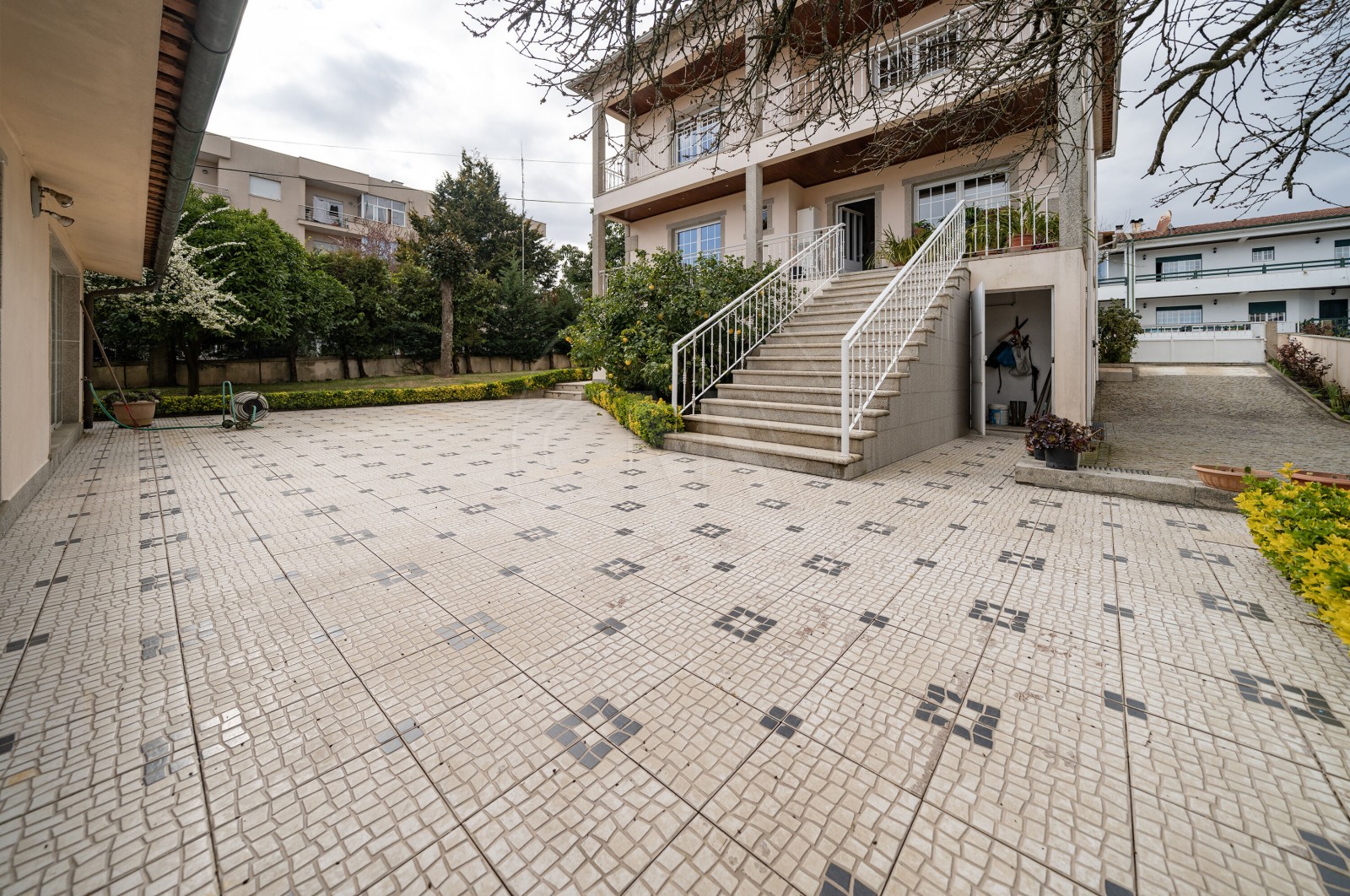 Moradia T5 para Venda em Merelim (São Pedro) e Frossos, Braga, Braga - Quintal/Jardim (Imagem 2)