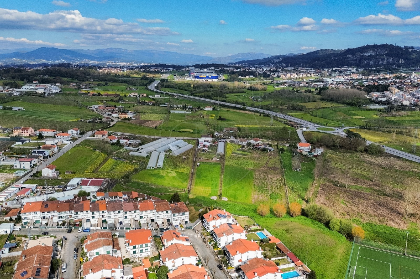 Moradia T5 para Venda em Merelim (São Pedro) e Frossos, Braga, Braga - Área envolvente (Imagem 4)