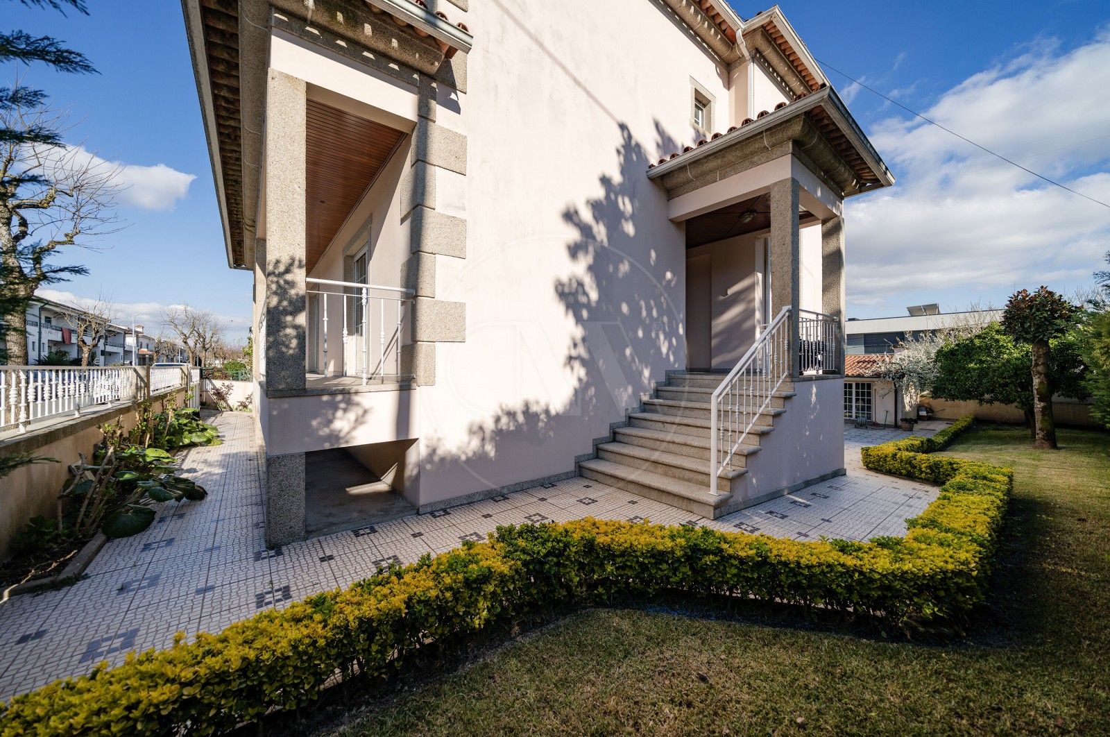 Moradia T5 para Venda em Merelim (São Pedro) e Frossos, Braga, Braga - Fachada (Imagem 4)