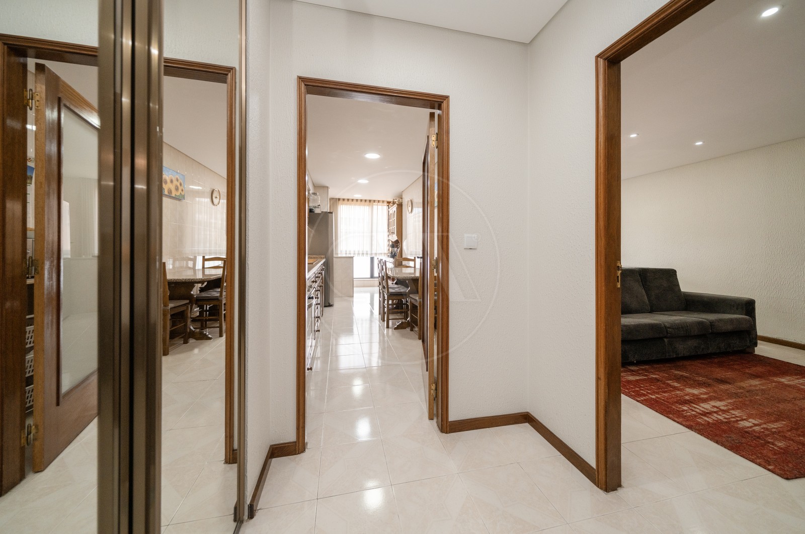 Apartamento T3 para Venda em Lomar e Arcos, Braga, Braga - Corredor (Imagem 1)