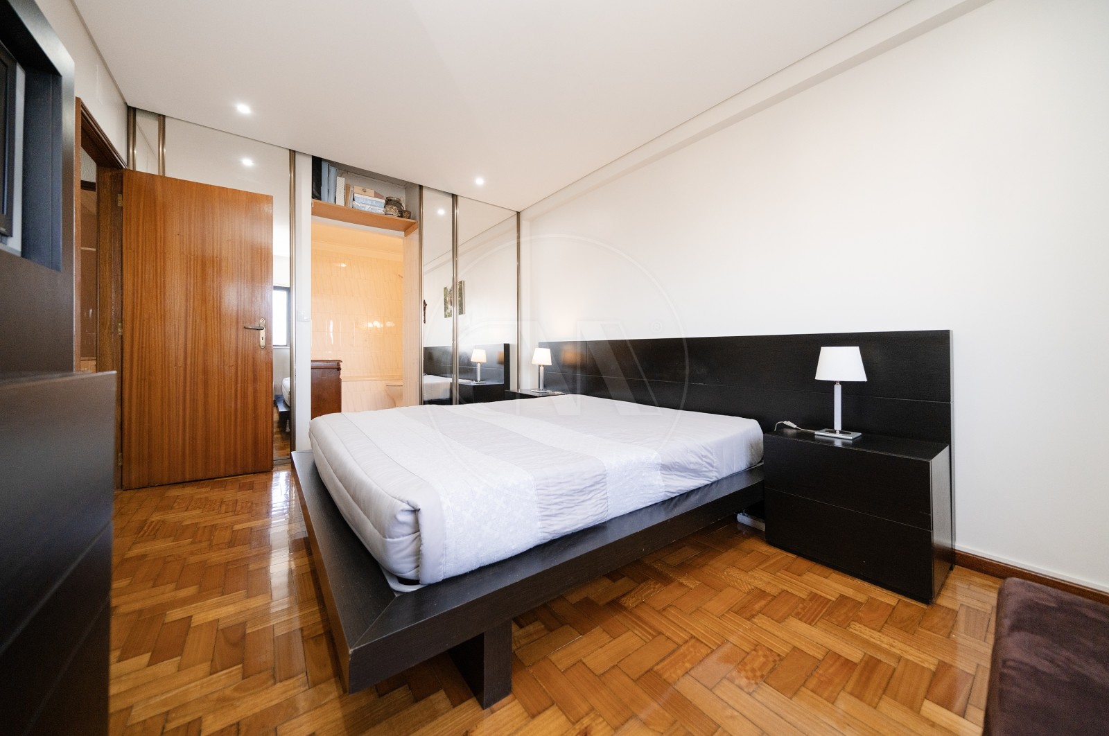 Apartamento T3 para Venda em Lomar e Arcos, Braga, Braga - Suite (Imagem 2)