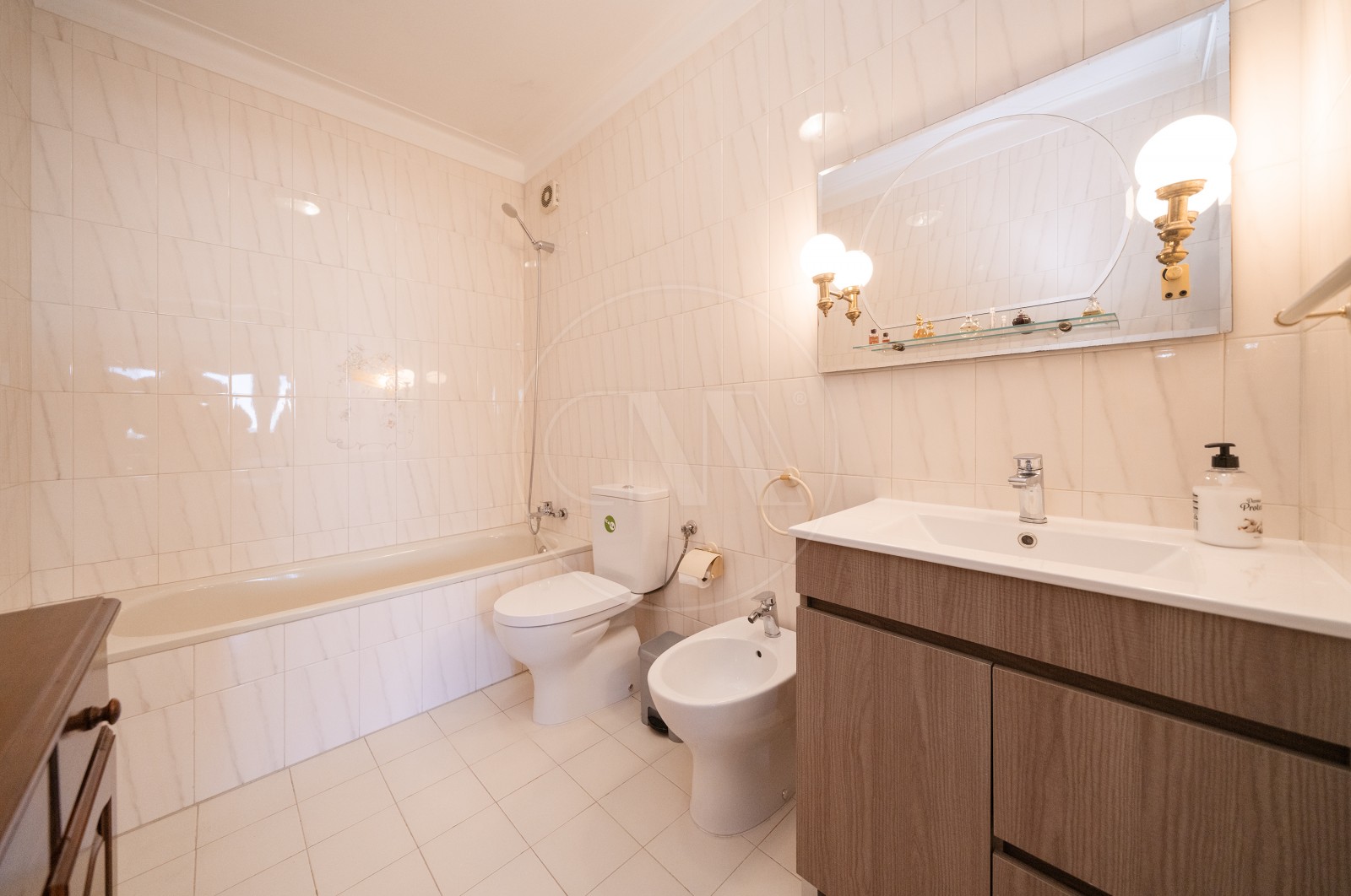 Apartamento T3 para Venda em Lomar e Arcos, Braga, Braga - Casa de banho (Imagem 1)