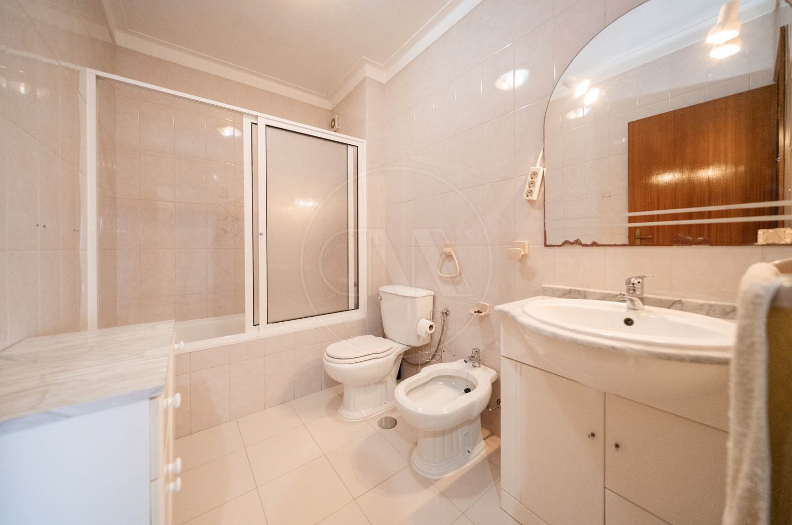 Apartamento T3 para Venda em Lomar e Arcos, Braga, Braga - Casa de banho (Imagem 3)