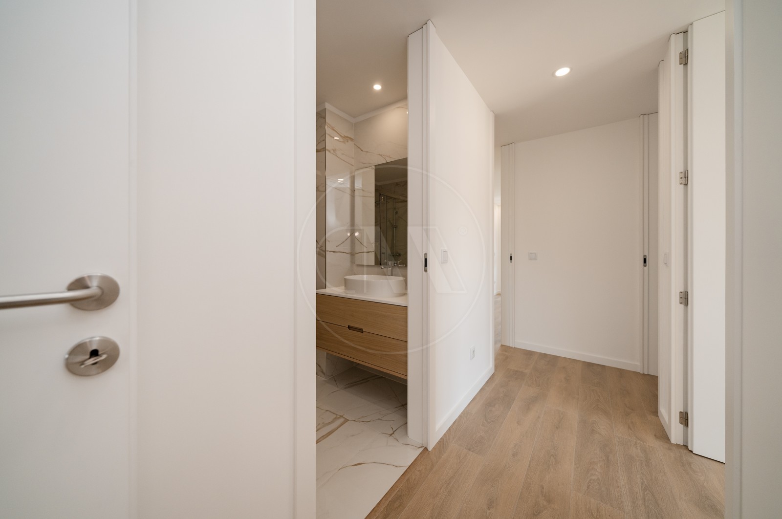 Apartment T3 for For sale in Póvoa de Lanhoso (Nossa Senhora do Amparo), Póvoa de Lanhoso, Braga - Corredor (Imagem 2)