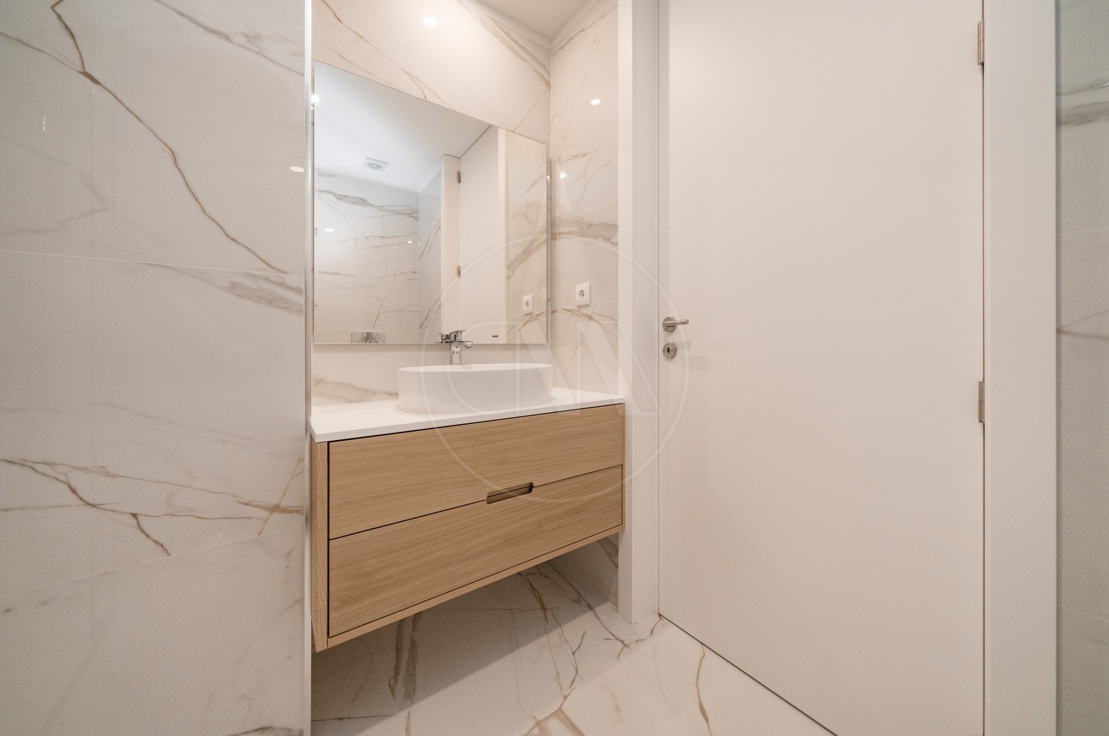 Apartment T3 for For sale in Póvoa de Lanhoso (Nossa Senhora do Amparo), Póvoa de Lanhoso, Braga - Casa de banho (Imagem 2)