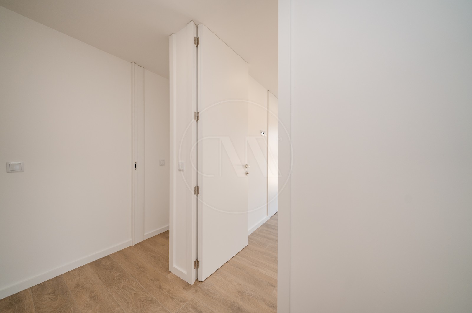 Apartment T3 for For sale in Póvoa de Lanhoso (Nossa Senhora do Amparo), Póvoa de Lanhoso, Braga - Corredor (Imagem 3)