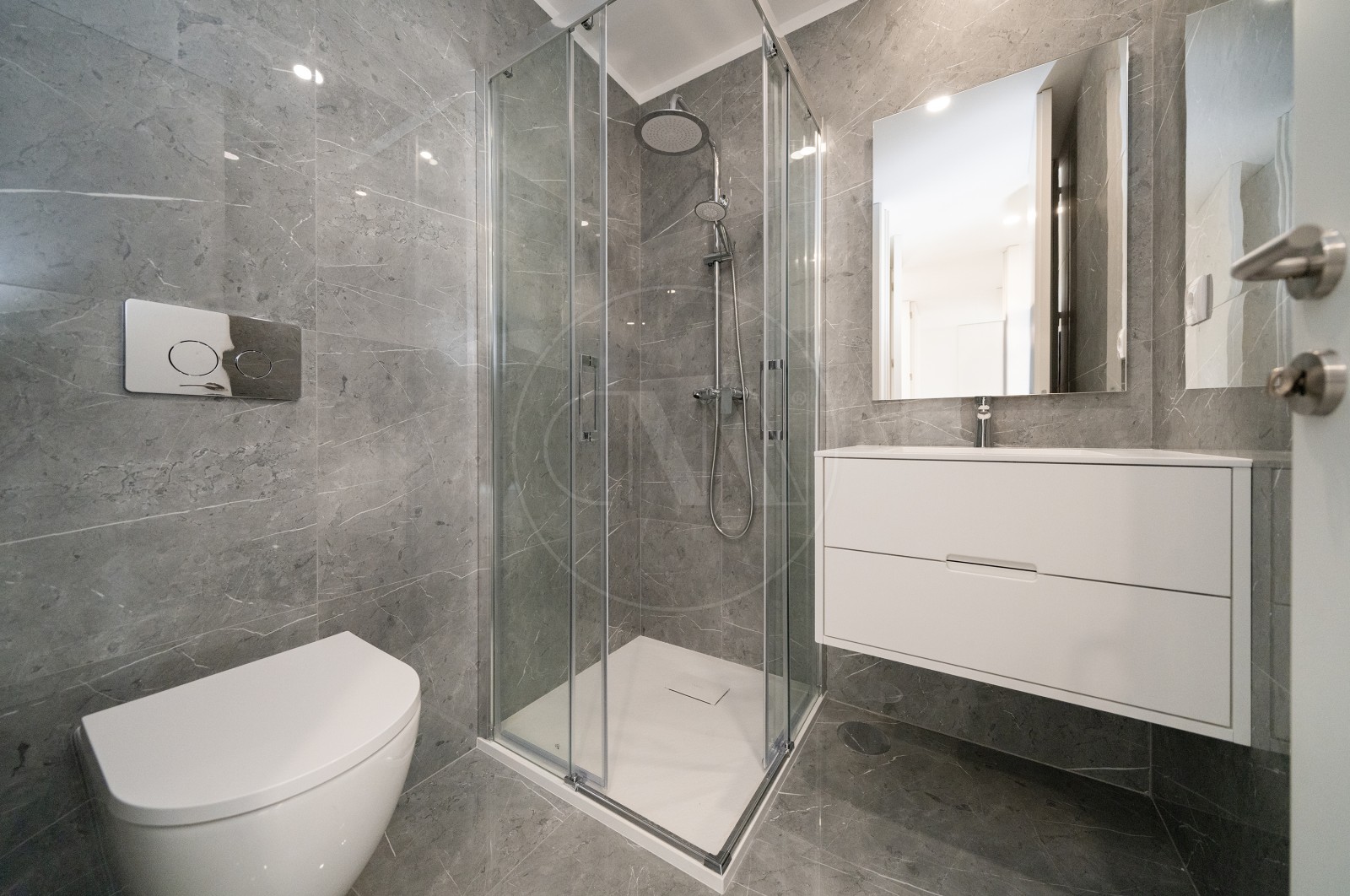 Apartment T3 for For sale in Póvoa de Lanhoso (Nossa Senhora do Amparo), Póvoa de Lanhoso, Braga - Casa de banho (Imagem 3)