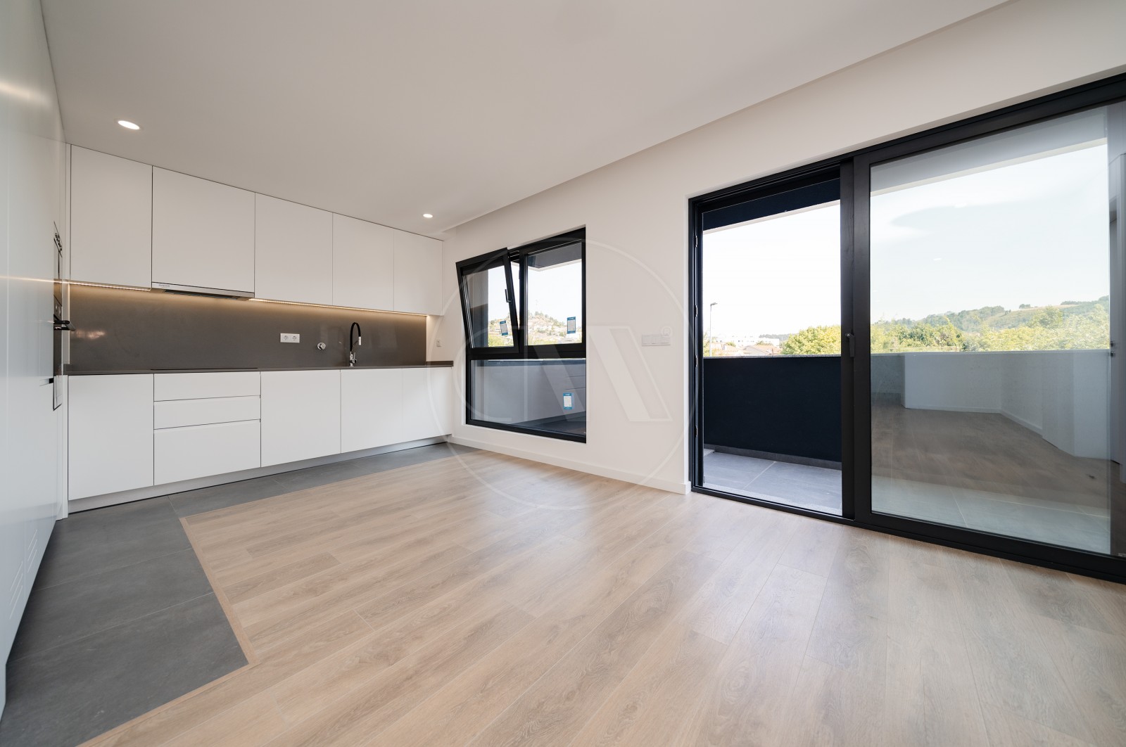 Apartment T3 for For sale in Póvoa de Lanhoso (Nossa Senhora do Amparo), Póvoa de Lanhoso, Braga - Cozinha (Imagem 1)