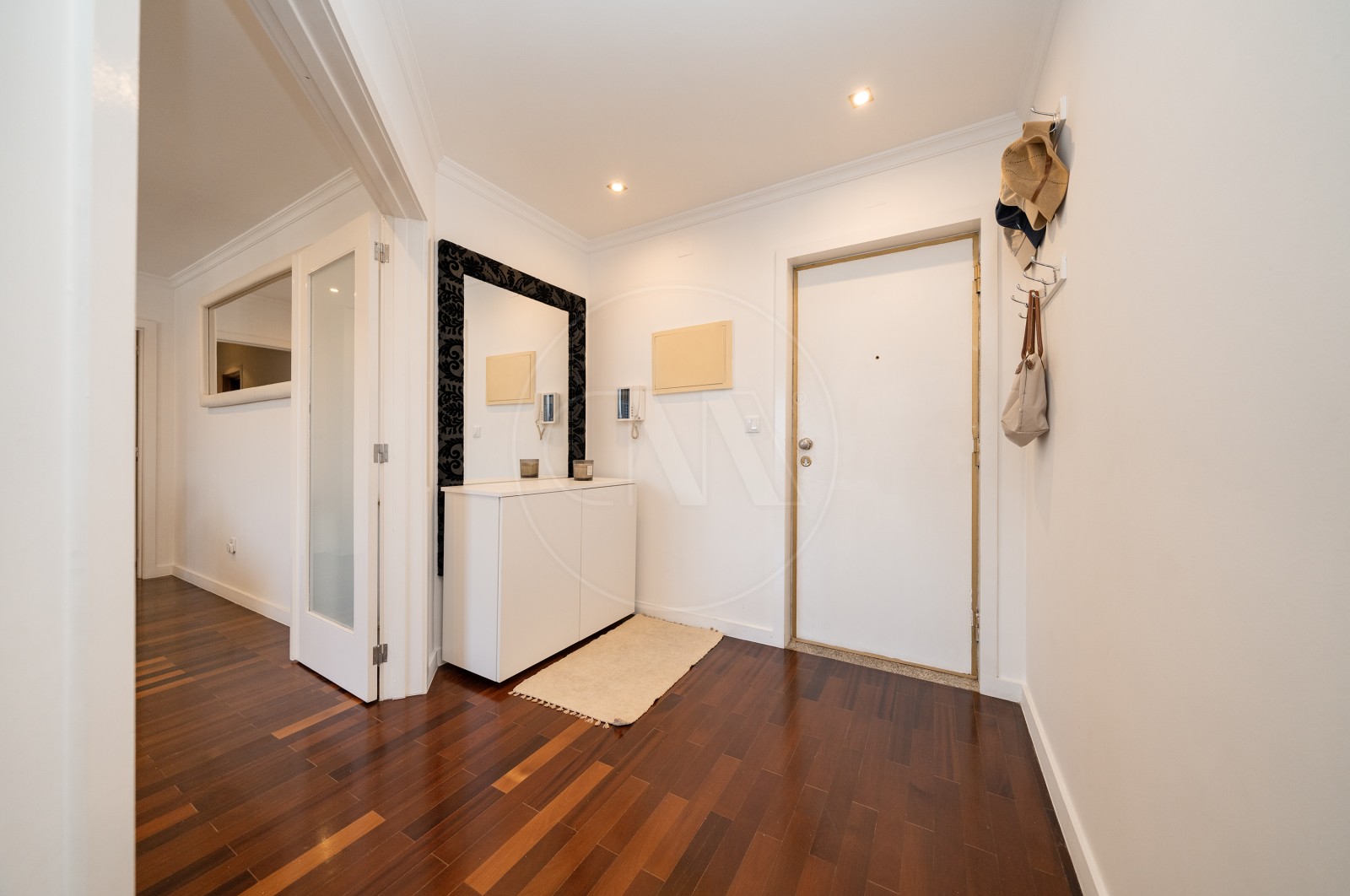 Apartamento T2 para Venda em Ferreiros e Gondizalves, Braga, Braga - Hall de entrada (Imagem 2)