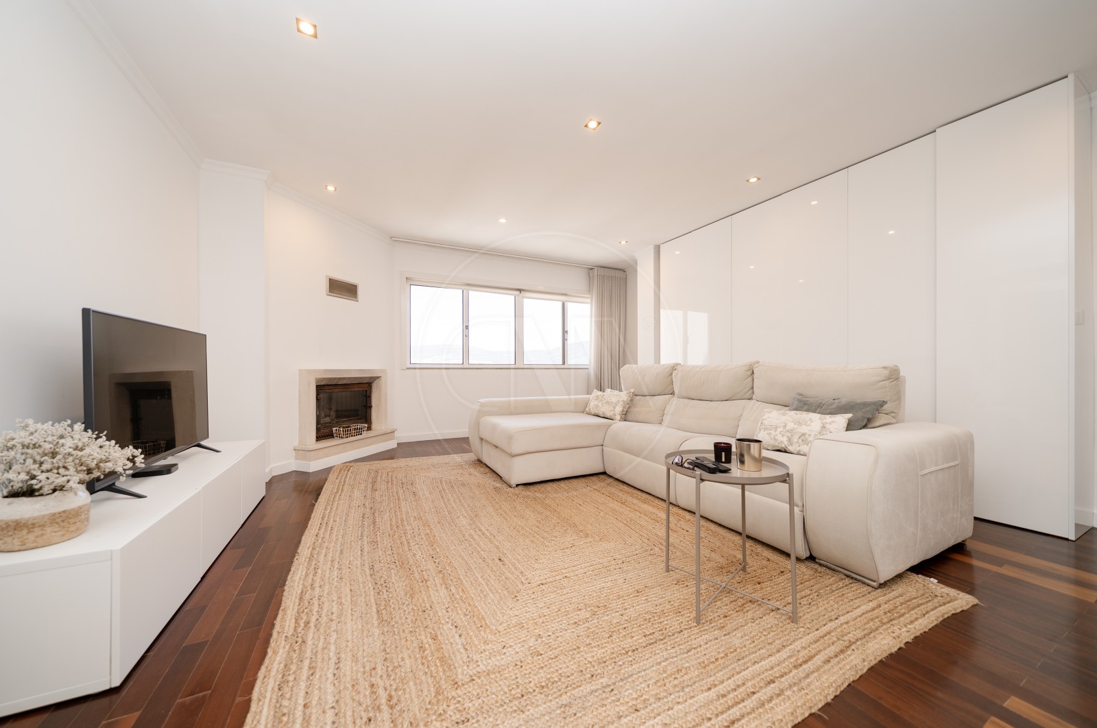 Apartamento T2 para Venda em Ferreiros e Gondizalves, Braga, Braga - Sala (Imagem 1)