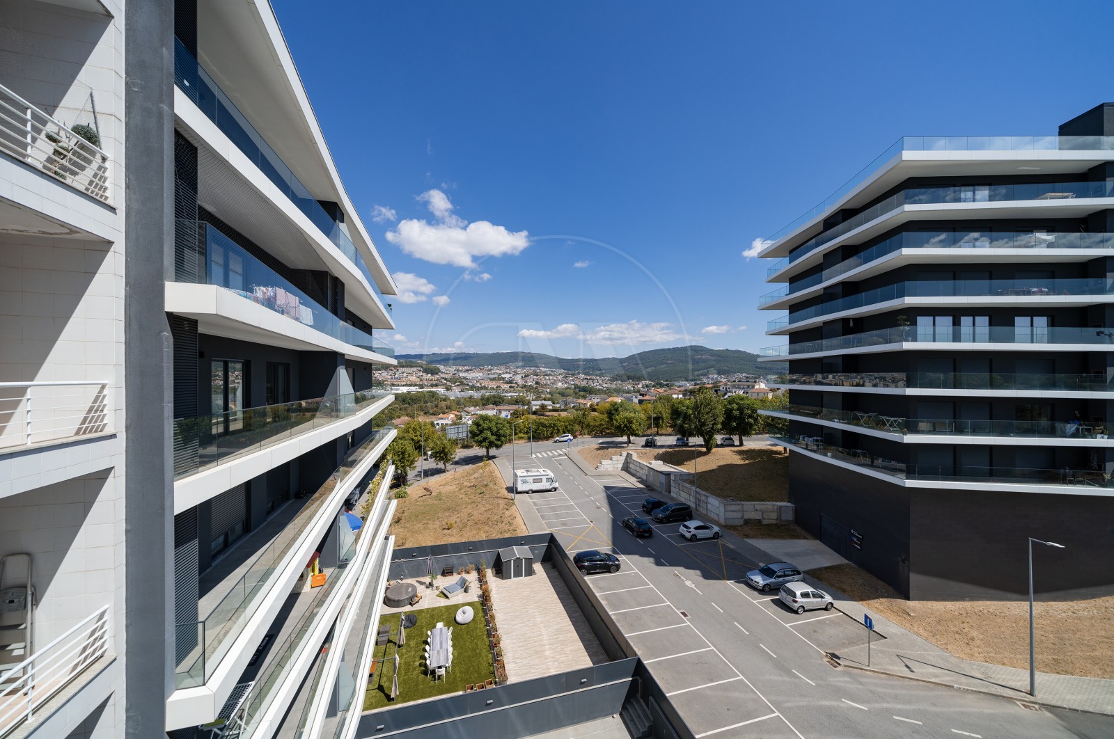 Apartamento T2 para Venda em Ferreiros e Gondizalves, Braga, Braga - Vistas (Imagem 1)