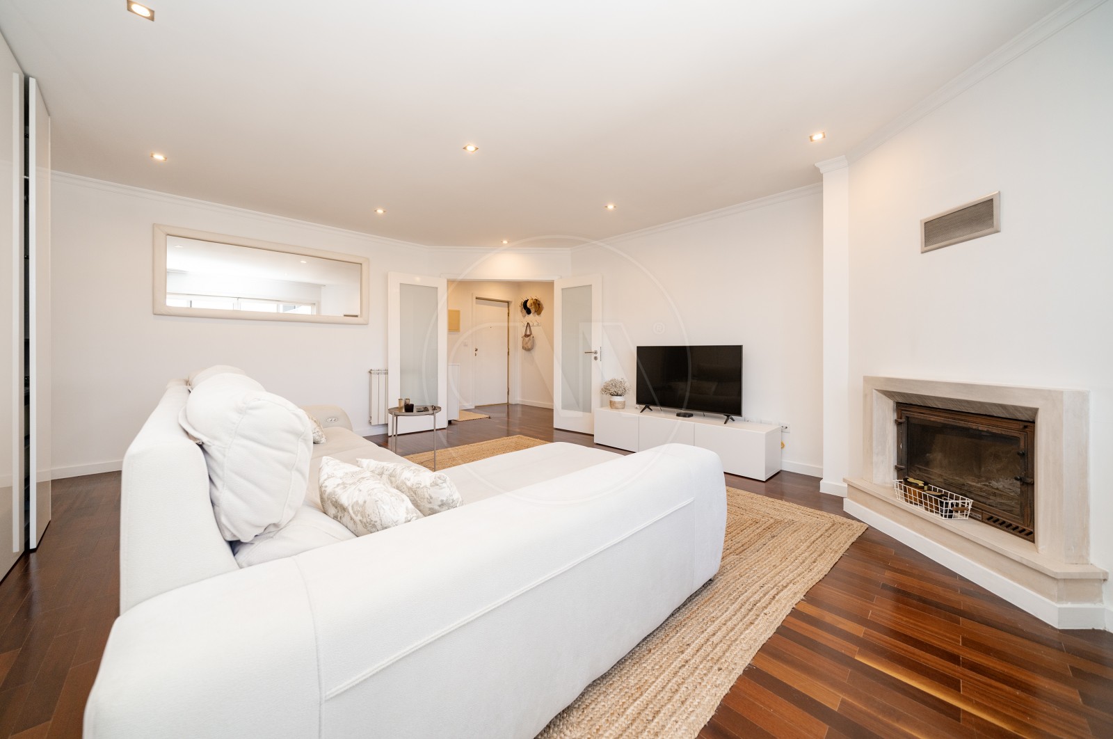 Apartamento T2 para Venda em Ferreiros e Gondizalves, Braga, Braga - Sala (Imagem 2)