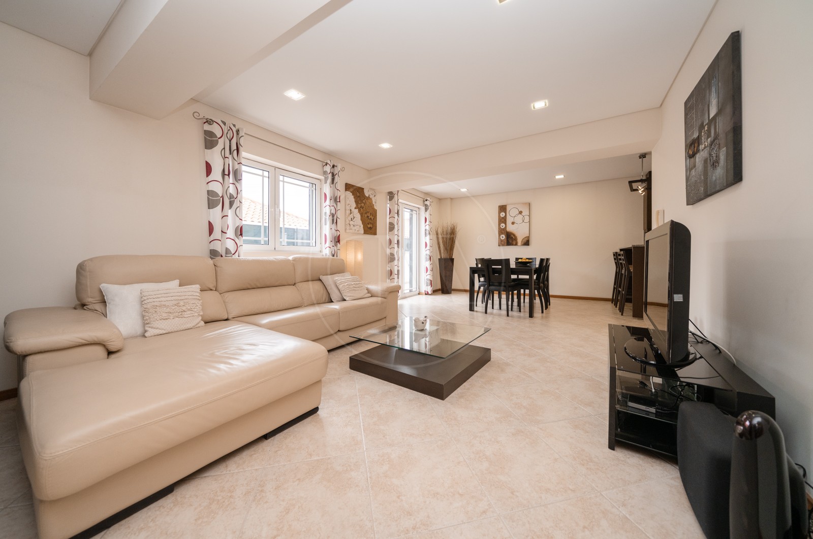 Moradia T6 para Venda em Braga (São José de São Lázaro e São João do Souto), Braga, Braga - Sala (Imagem 1)