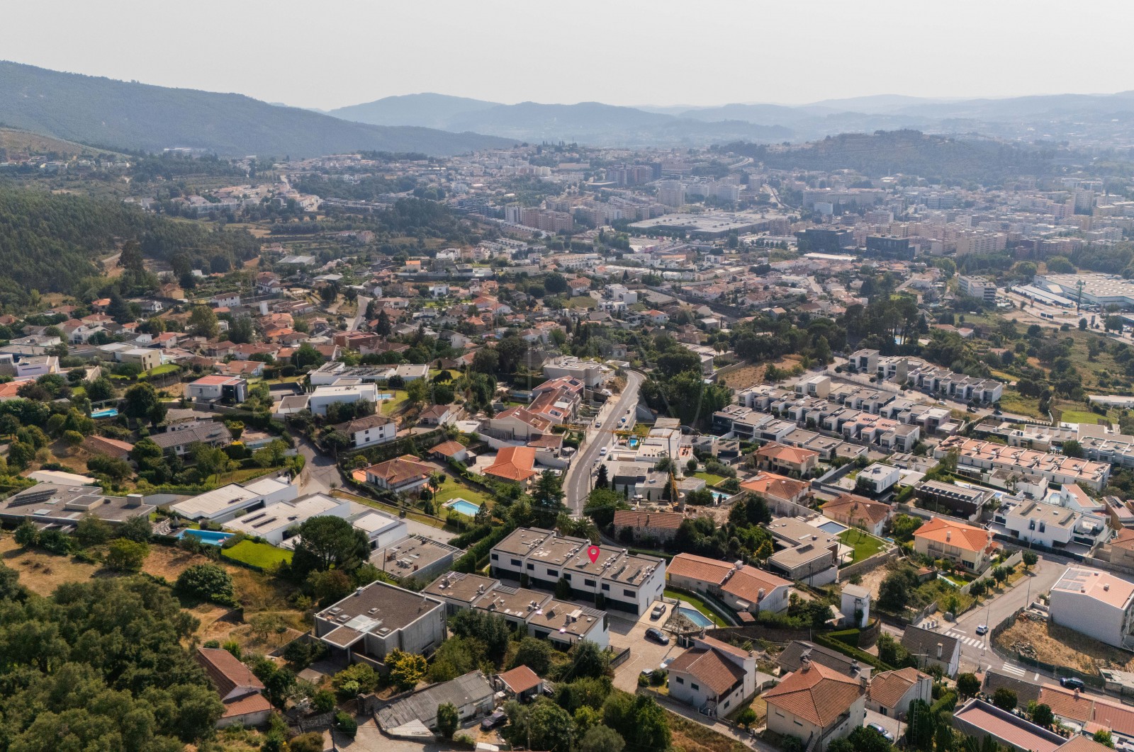 Moradia T4 para Venda em Nogueiró e Tenões, Braga, Braga - Área envolvente (Imagem 3)