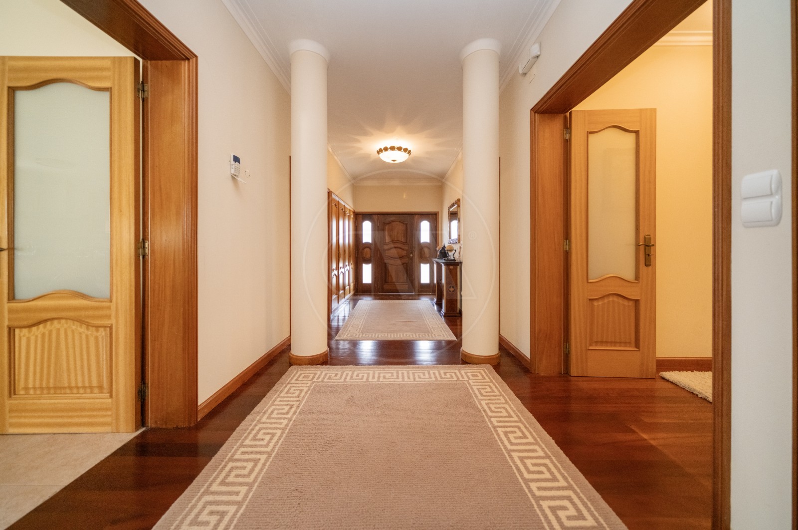 Moradia T5 para Venda em Este (São Pedro e São Mamede), Braga, Braga - Corredor (Imagem 1)