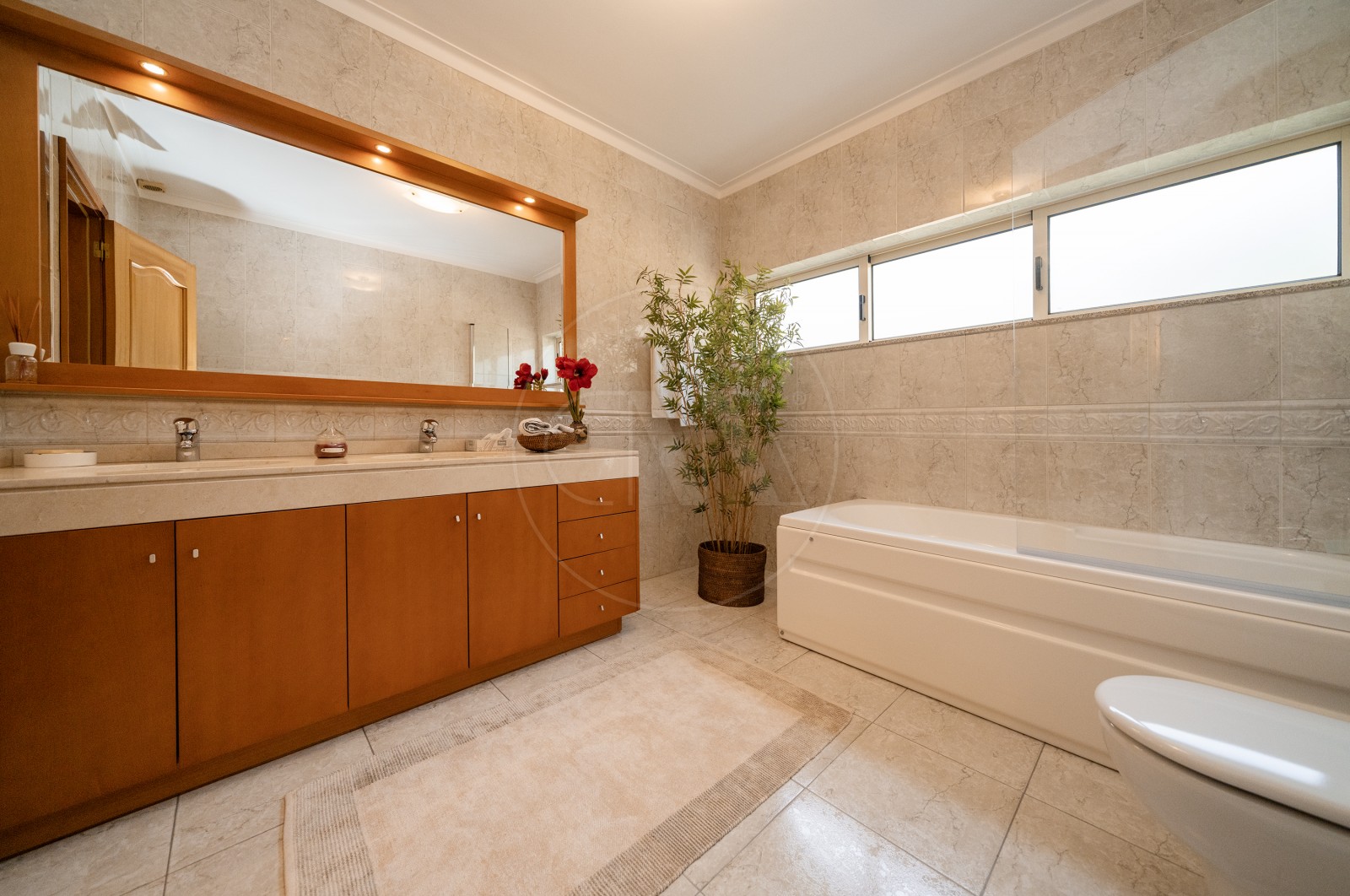 Moradia T5 para Venda em Este (São Pedro e São Mamede), Braga, Braga - Casa de banho (Imagem 1)