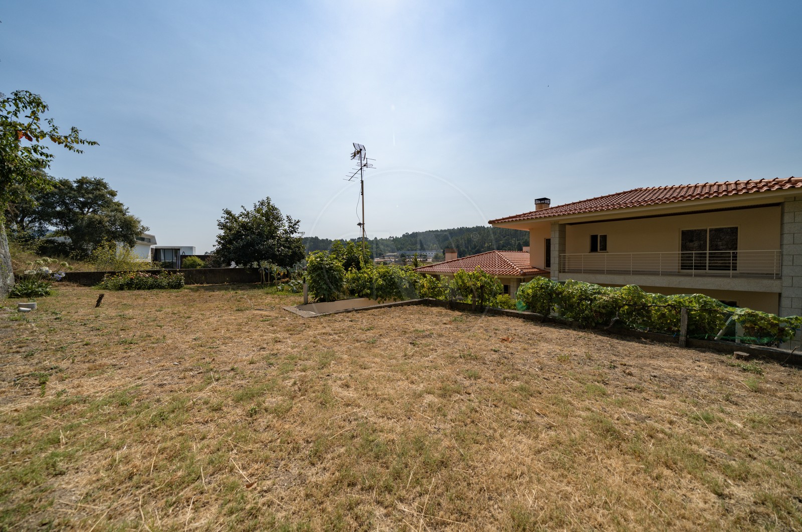 Moradia T5 para Venda em Este (São Pedro e São Mamede), Braga, Braga - Quintal/Jardim (Imagem 6)