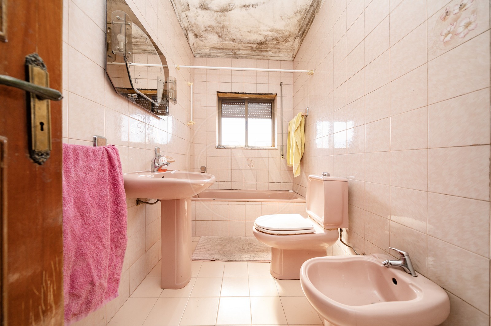 House T3 for For sale in Cabreiros e Passos (São Julião), Braga, Braga - Casa de banho (Imagem 2)