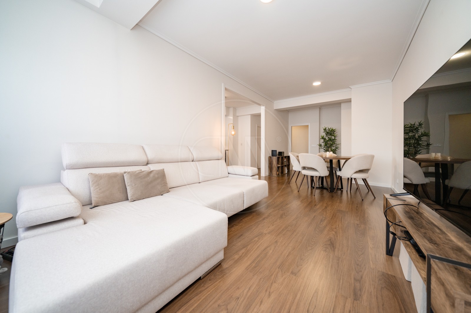 Apartamento T2 para Venda em Braga (Maximinos, Sé e Cividade), Braga, Braga - Sala (Imagem 1)