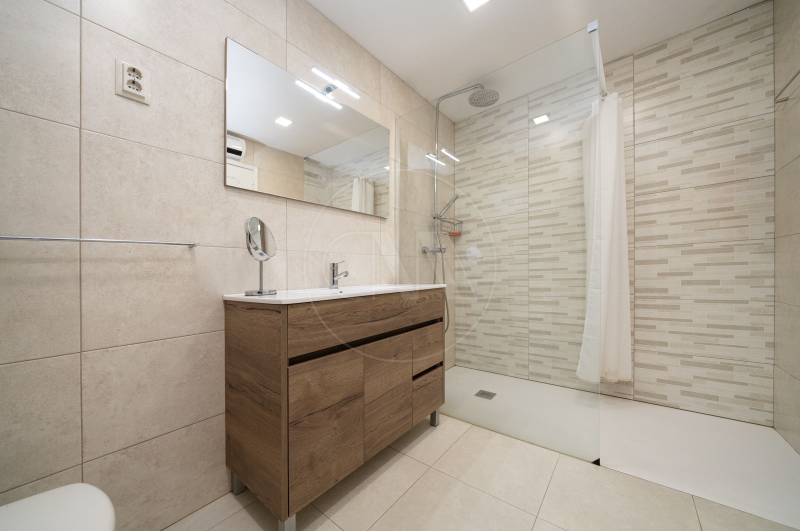 Apartamento T3 para Venda em Braga (São Vicente), Braga, Braga - Casa de banho (Imagem 3)