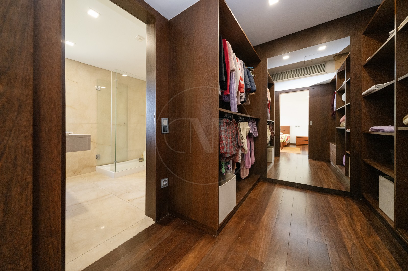 House T4+1 for For sale in Sande Vila Nova e Sande São Clemente, Guimarães, Braga - Suite (Imagem 6)