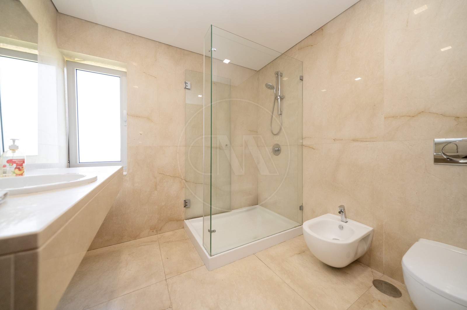 House T4+1 for For sale in Sande Vila Nova e Sande São Clemente, Guimarães, Braga - Casa de banho (Imagem 2)