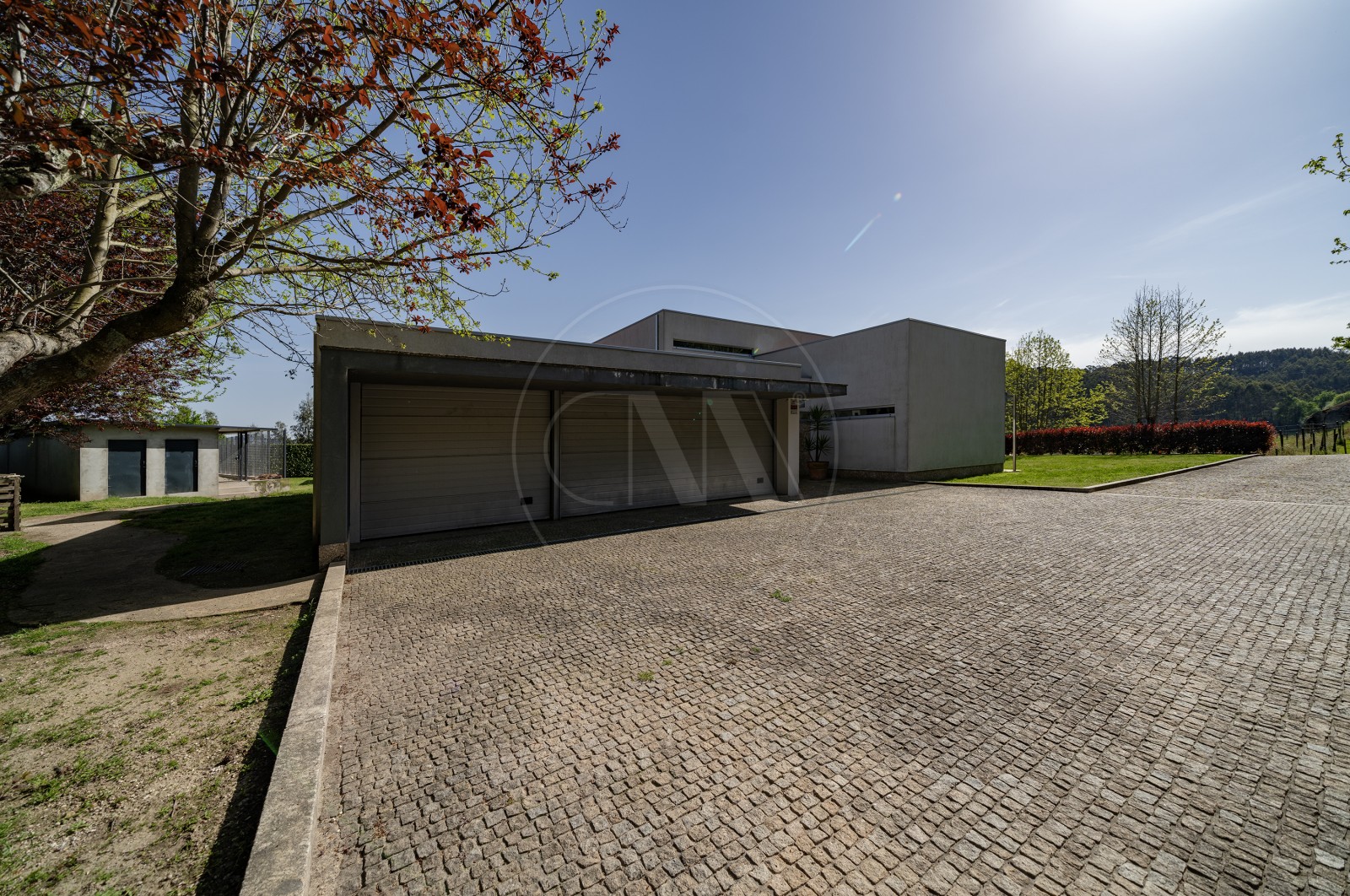 House T4+1 for For sale in Sande Vila Nova e Sande São Clemente, Guimarães, Braga - Fachada (Imagem 4)