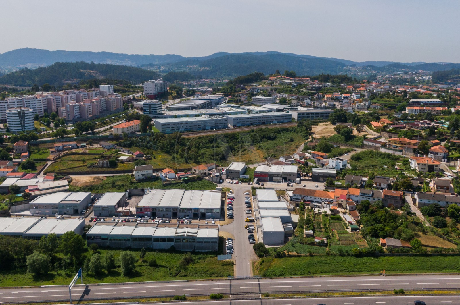 Land Industrial for For sale in Ferreiros e Gondizalves, Braga, Braga - Área envolvente (Imagem 8)