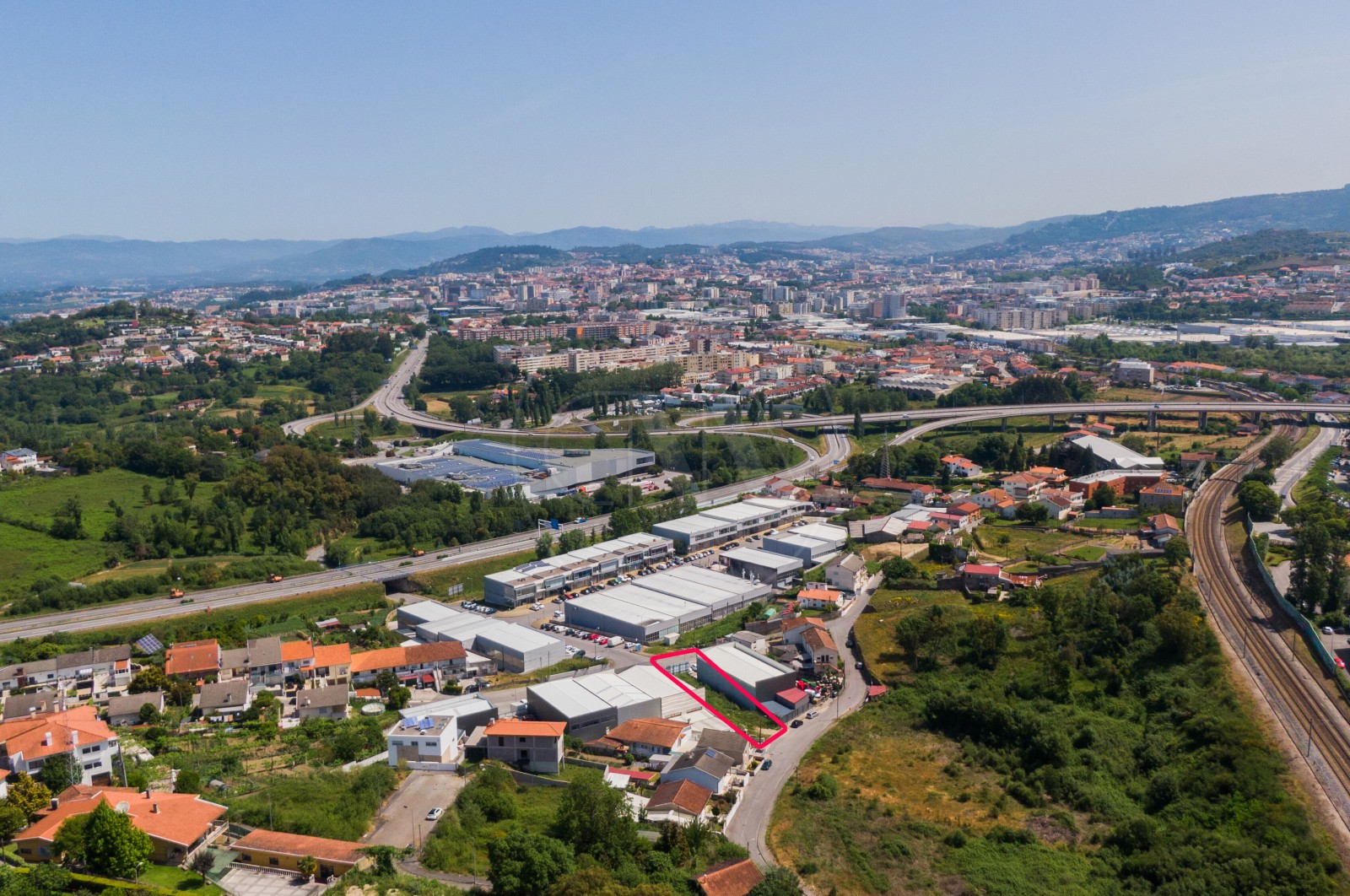 Land Industrial for For sale in Ferreiros e Gondizalves, Braga, Braga - Área envolvente (Imagem 13)