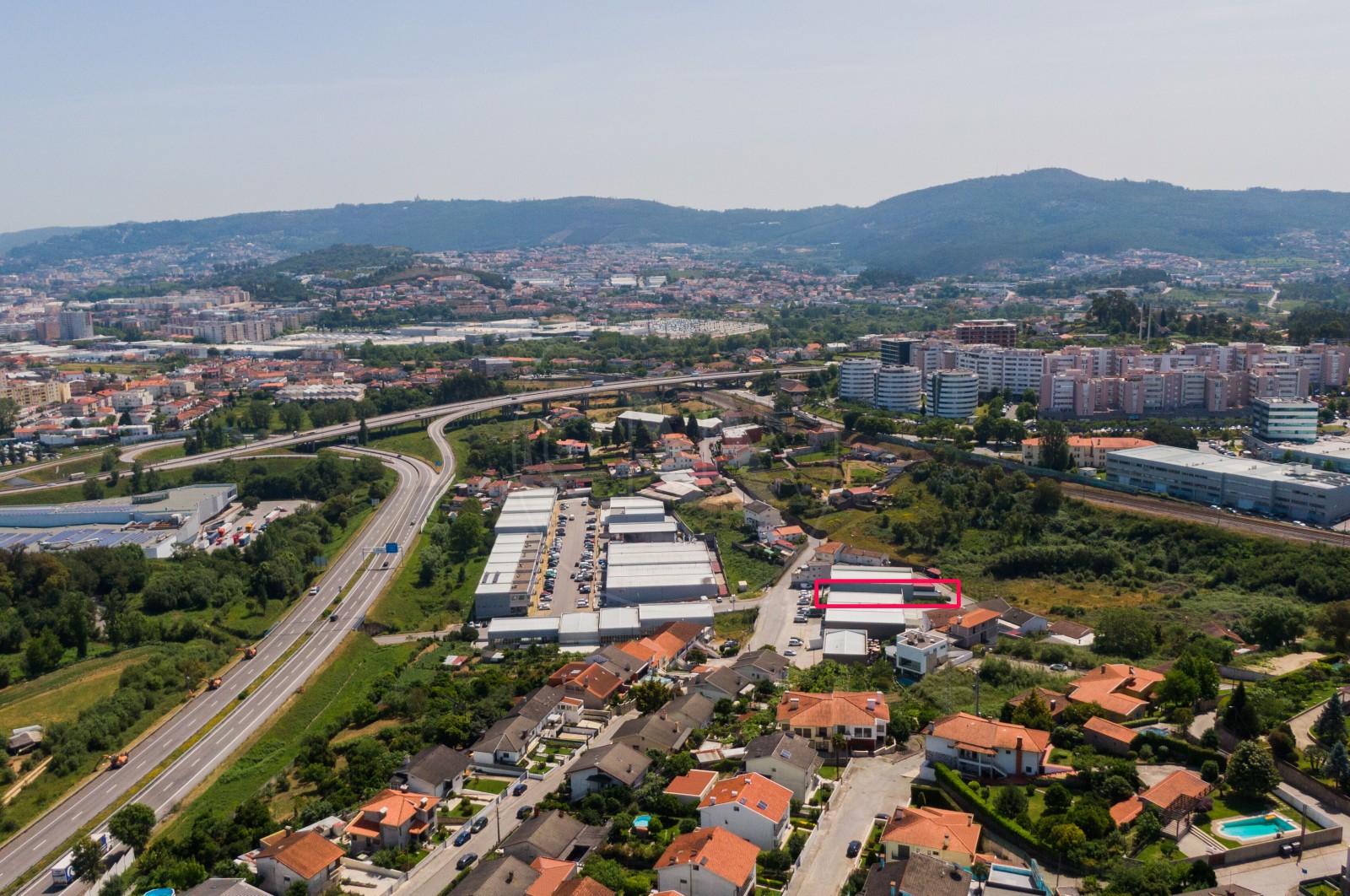 Land Industrial for For sale in Ferreiros e Gondizalves, Braga, Braga - Área envolvente (Imagem 14)