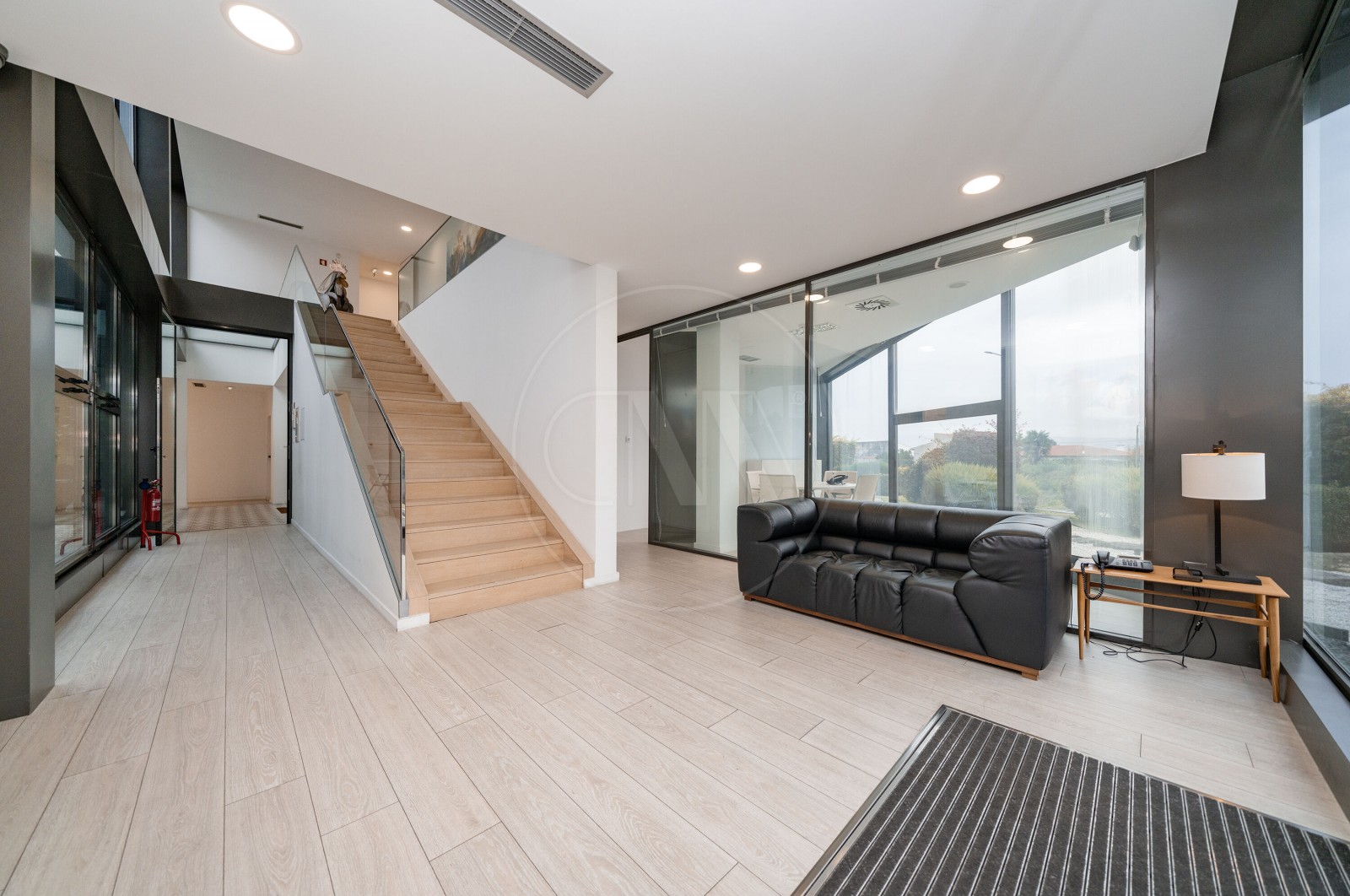 Pavilhão para Venda em Barcelos, Vila Boa e Vila Frescainha (São Martinho e São Pedro), Barcelos, Braga - Hall de entrada (Imagem 1)