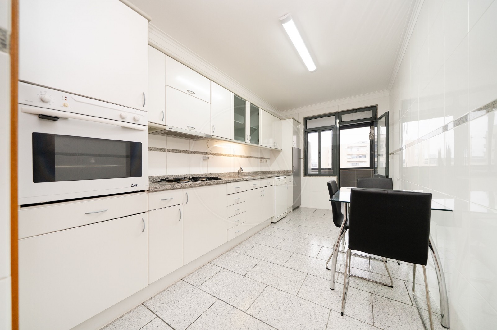 Apartment T3 for For sale in Braga (São Vicente), Braga, Braga - Cozinha (Imagem 1)