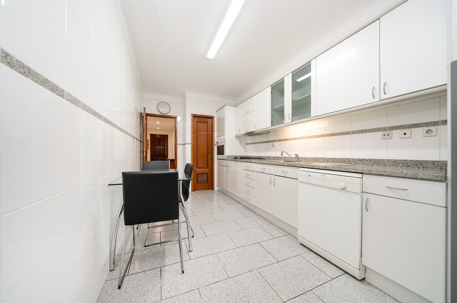 Apartment T3 for For sale in Braga (São Vicente), Braga, Braga - Cozinha (Imagem 3)