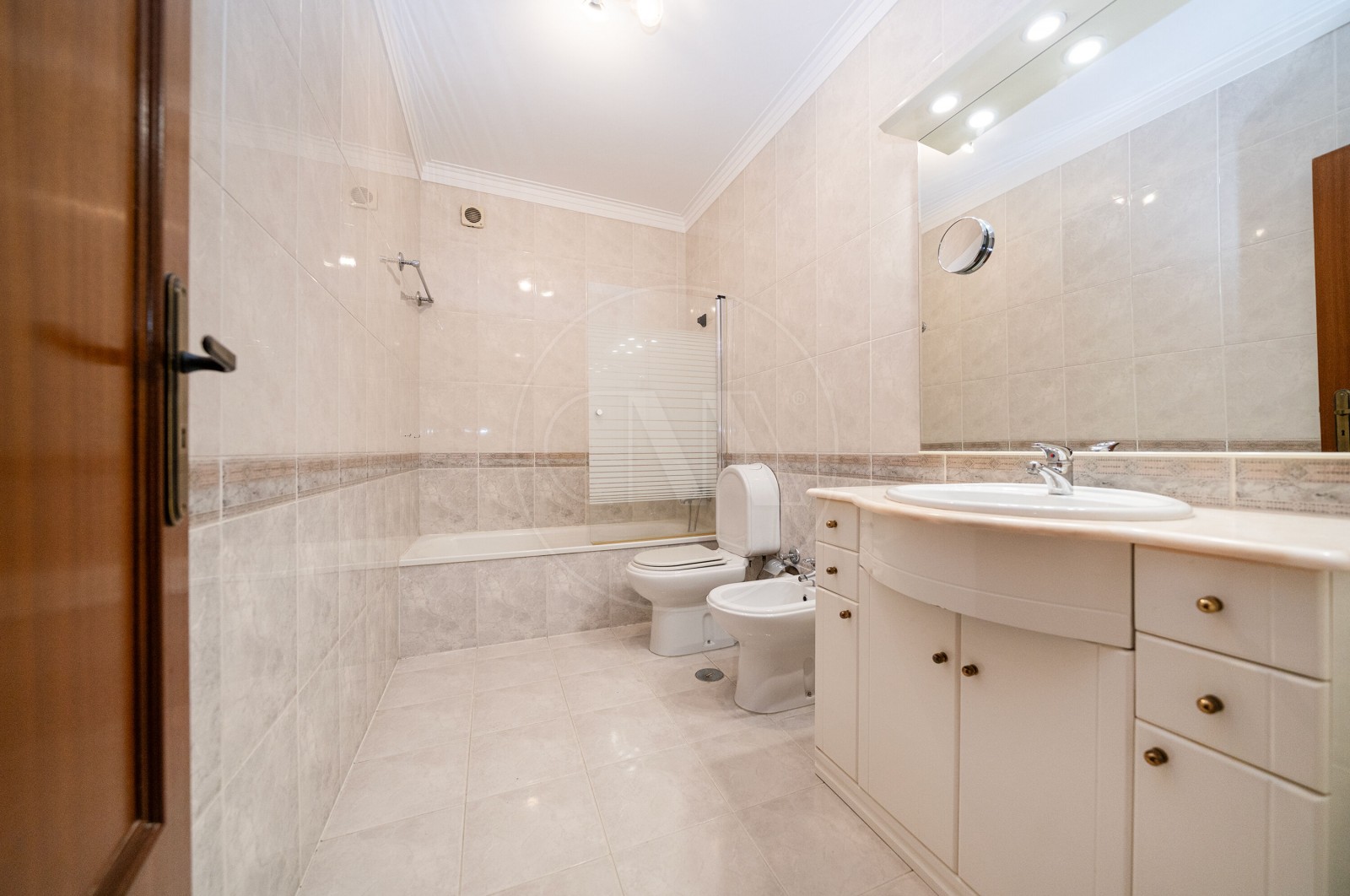 Apartment T3 for For sale in Braga (São Vicente), Braga, Braga - Casa de banho (Imagem 1)