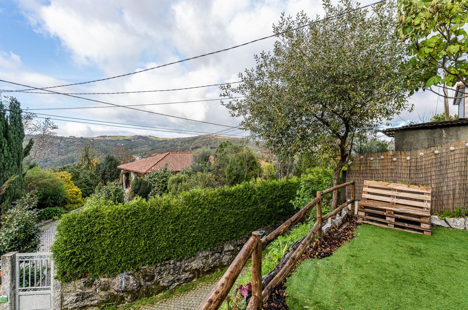 Moradia T1 para Venda em Aboim, Felgueiras, Gontim e Pedraído, Fafe, Braga - Quintal/Jardim (Imagem 3)