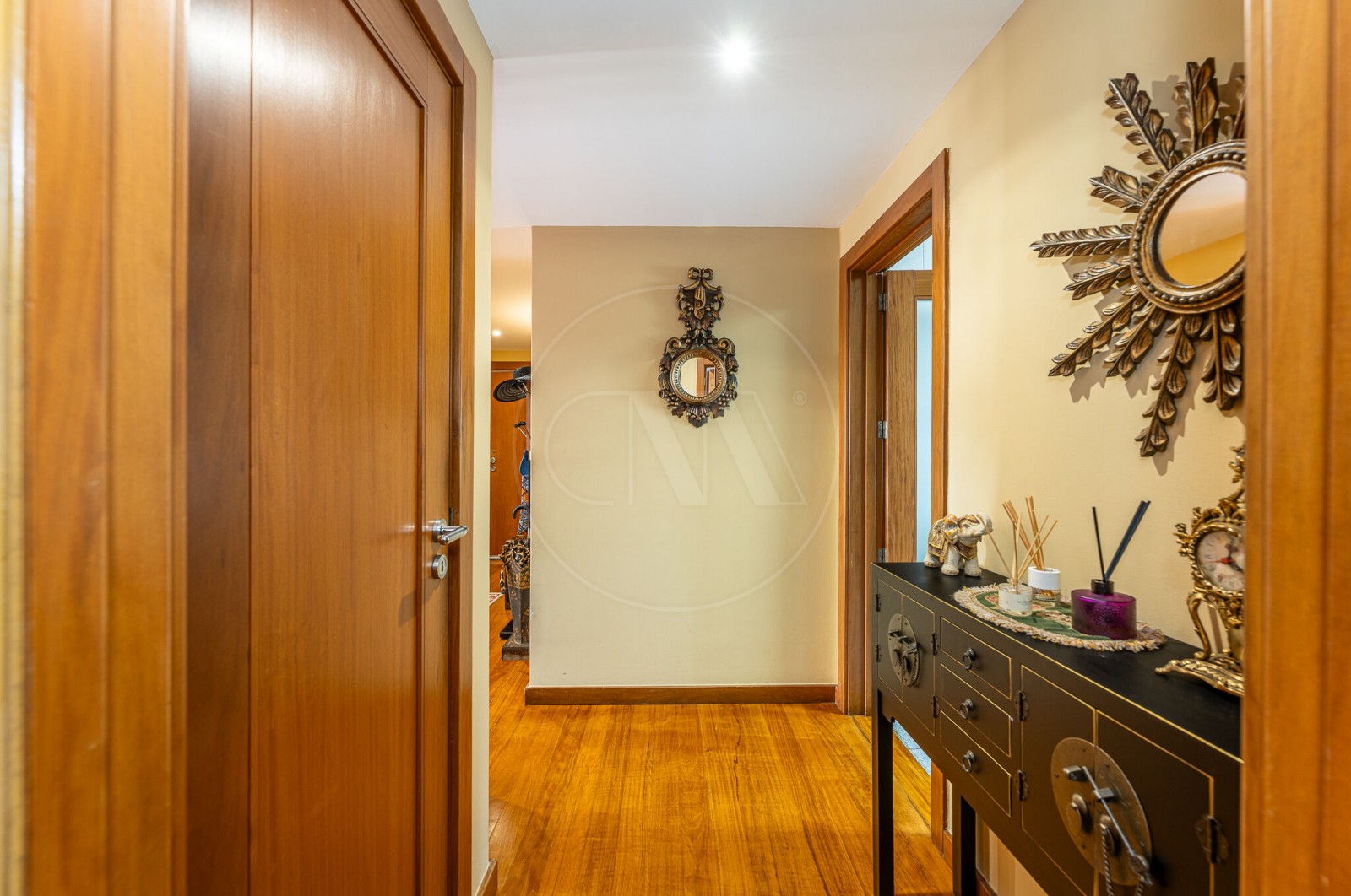 Apartamento T3 para Venda em Matosinhos e Leça da Palmeira, Matosinhos, Porto - Corredor (Imagem 1)