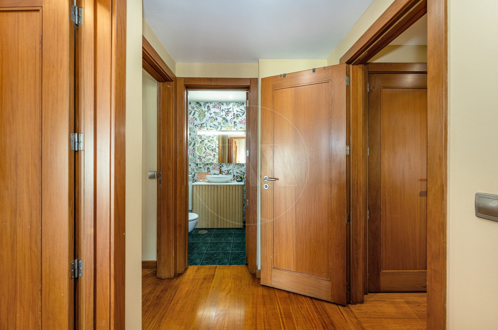 Apartamento T3 para Venda em Matosinhos e Leça da Palmeira, Matosinhos, Porto - Corredor (Imagem 3)