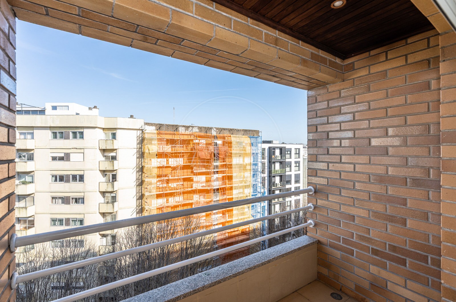 Apartamento T3 para Venda em Matosinhos e Leça da Palmeira, Matosinhos, Porto - Varanda (Imagem 2)