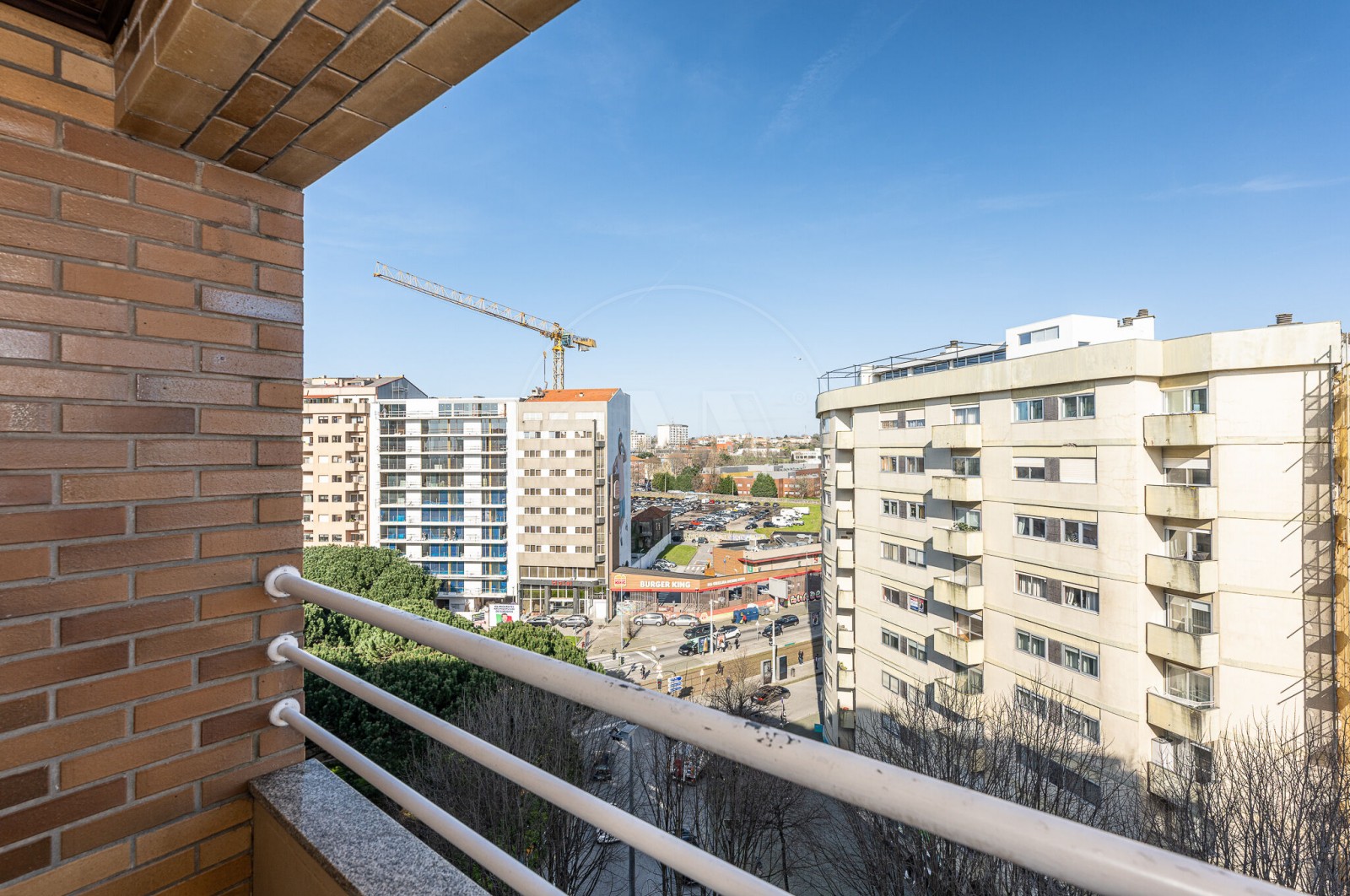 Apartamento T3 para Venda em Matosinhos e Leça da Palmeira, Matosinhos, Porto - Varanda (Imagem 3)