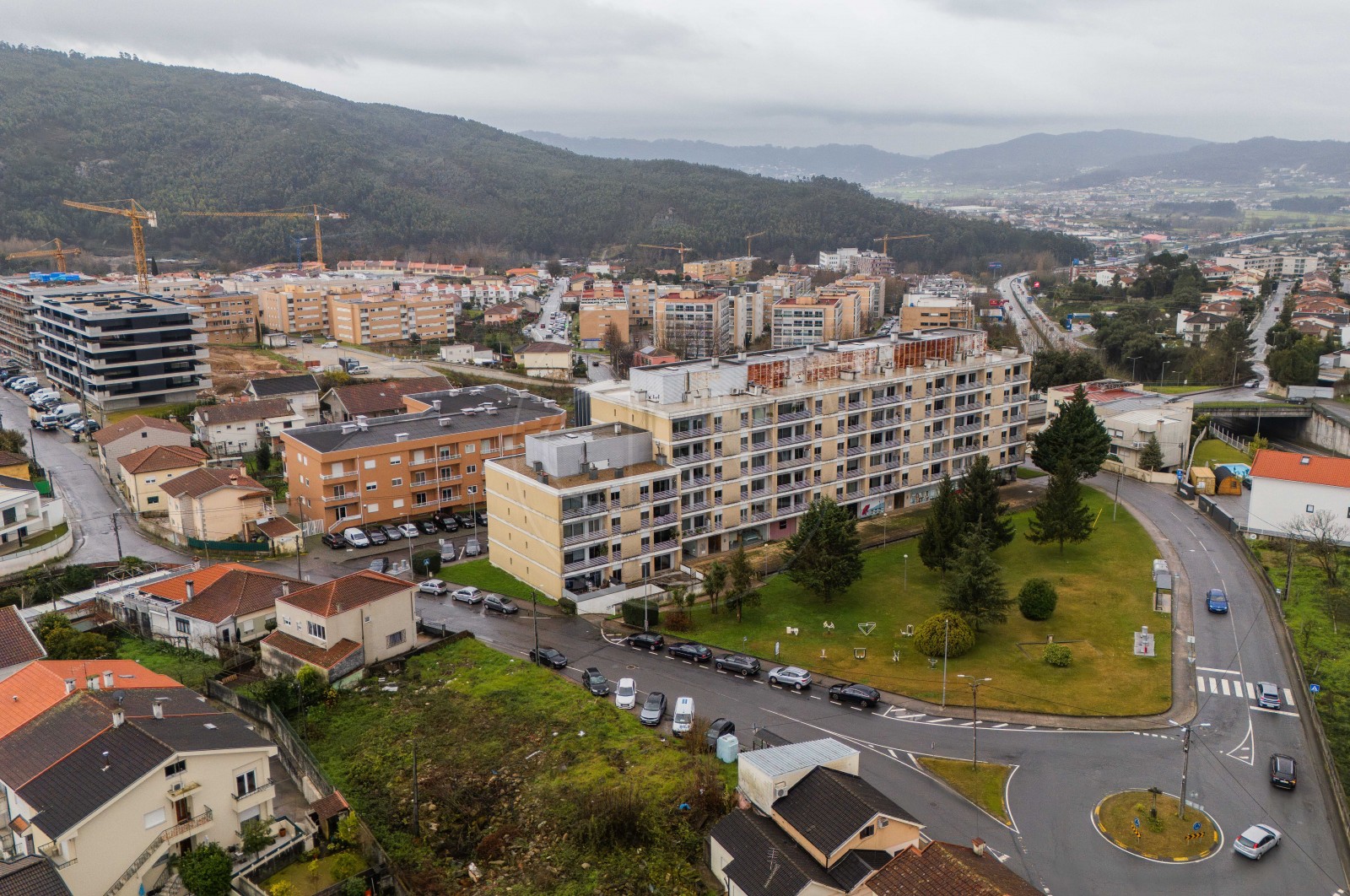 Apartment T3 for For sale in Nogueira, Fraião e Lamaçães, Braga, Braga - Área envolvente (Imagem 16)