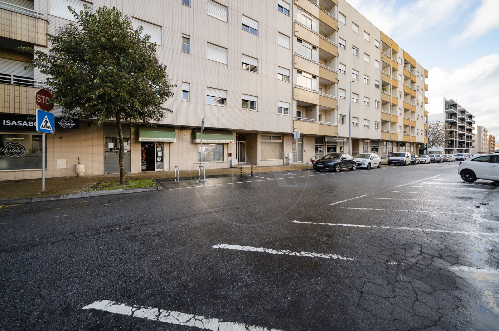 Apartment T2 for For sale in Real, Dume e Semelhe, Braga, Braga - Fachada (Imagem 2)