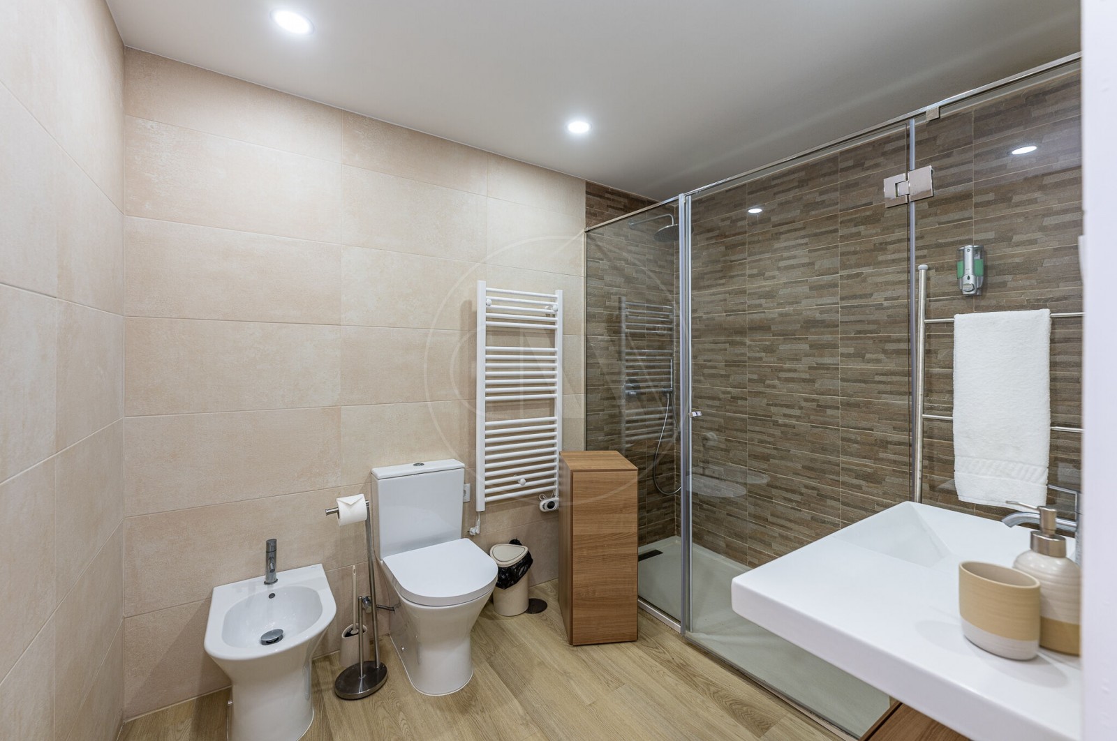 House T4 for For sale in Gondar e Orbacém, Caminha, Viana do Castelo - Casa de banho (Imagem 1)