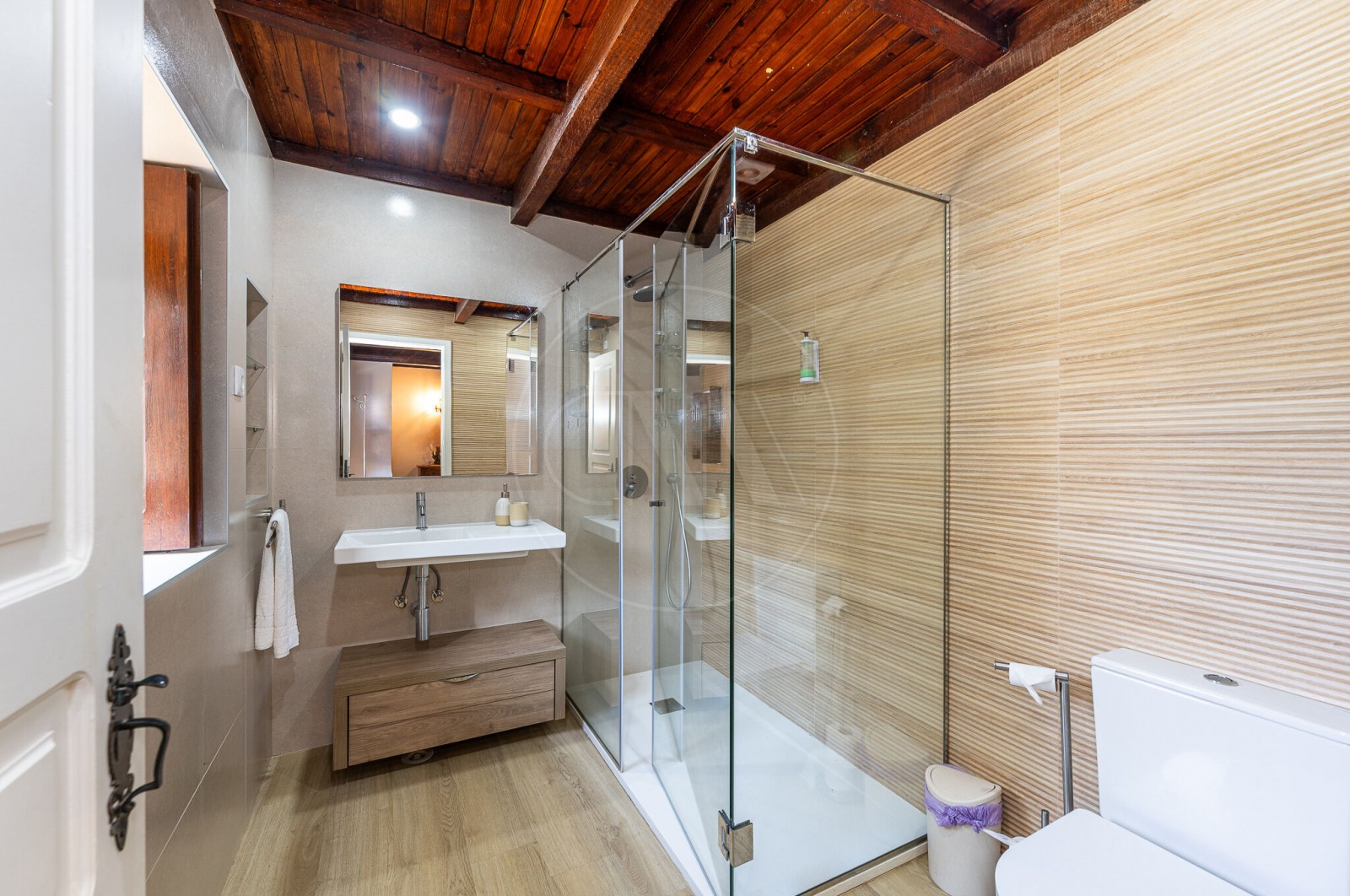 House T4 for For sale in Gondar e Orbacém, Caminha, Viana do Castelo - Casa de banho (Imagem 6)