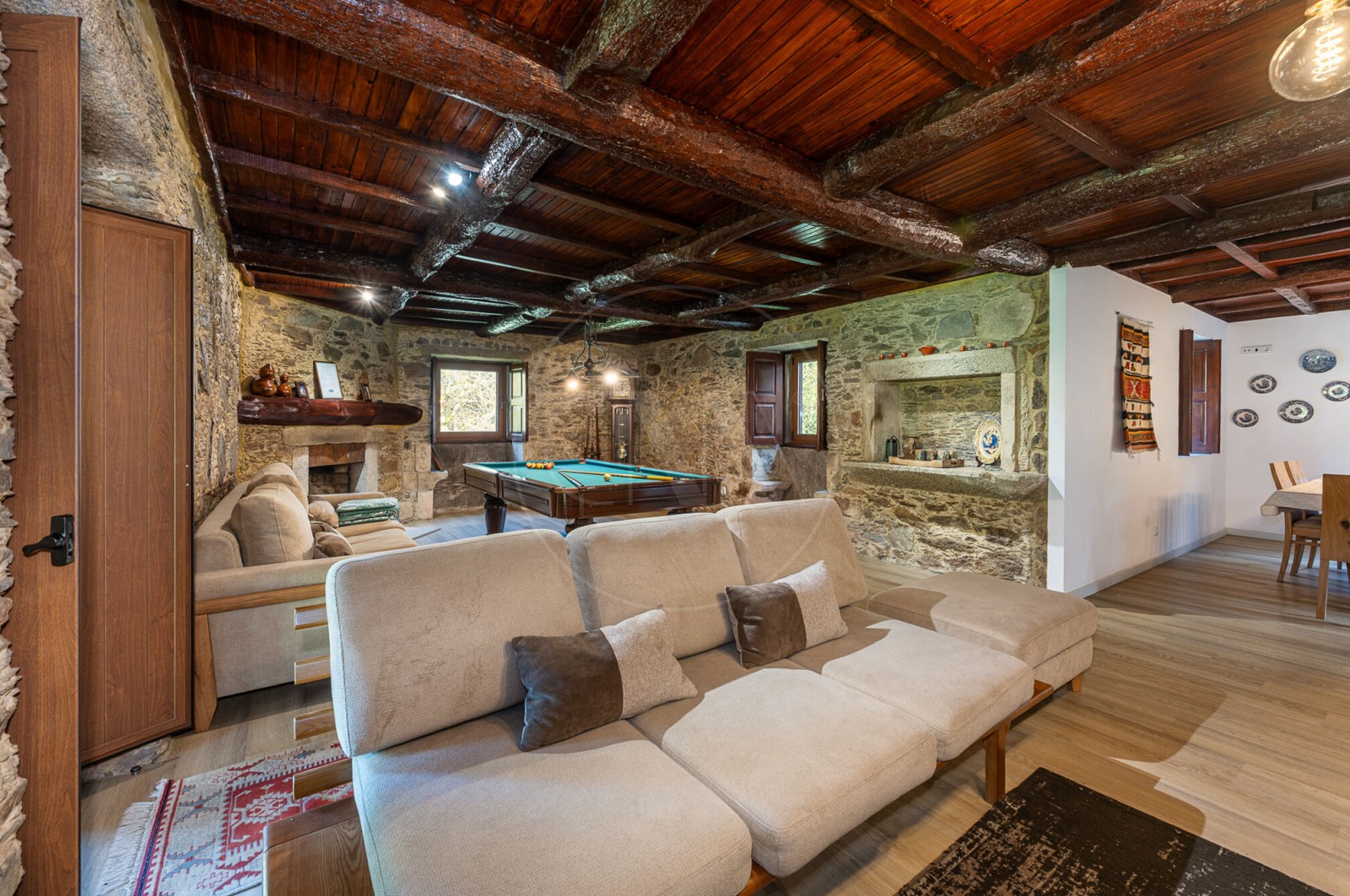 House T4 for For sale in Gondar e Orbacém, Caminha, Viana do Castelo - Sala (Imagem 2)