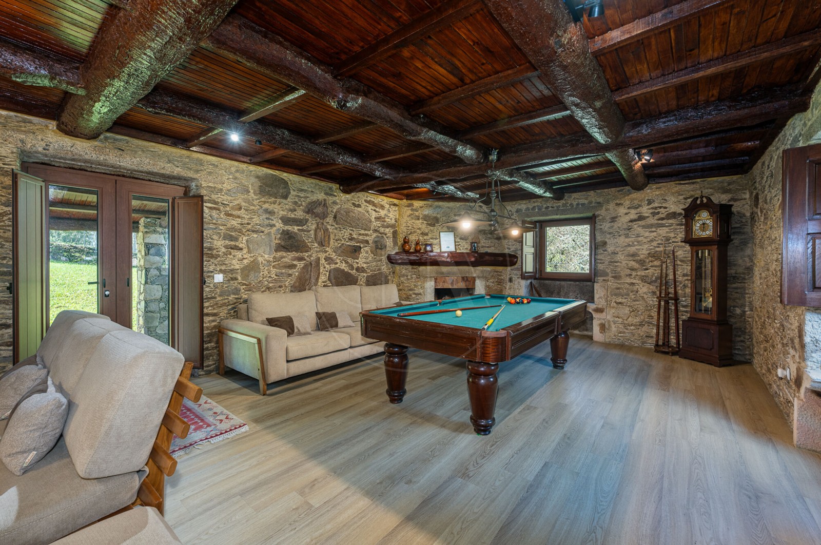 House T4 for For sale in Gondar e Orbacém, Caminha, Viana do Castelo - Sala (Imagem 4)