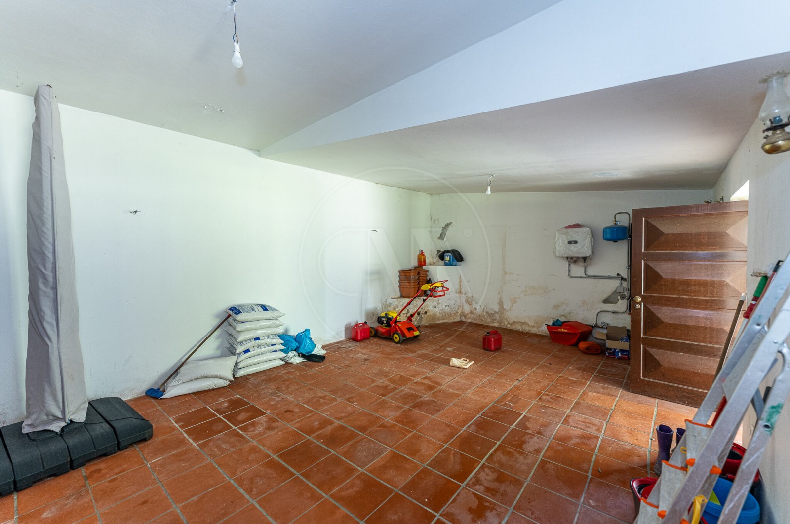 House T4 for For sale in Gondar e Orbacém, Caminha, Viana do Castelo - Parqueamento/Garagem (Imagem 2)