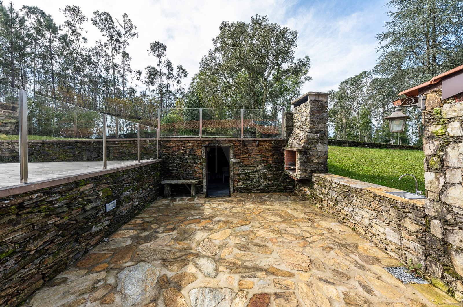 House T4 for For sale in Gondar e Orbacém, Caminha, Viana do Castelo - Quintal/Jardim (Imagem 5)