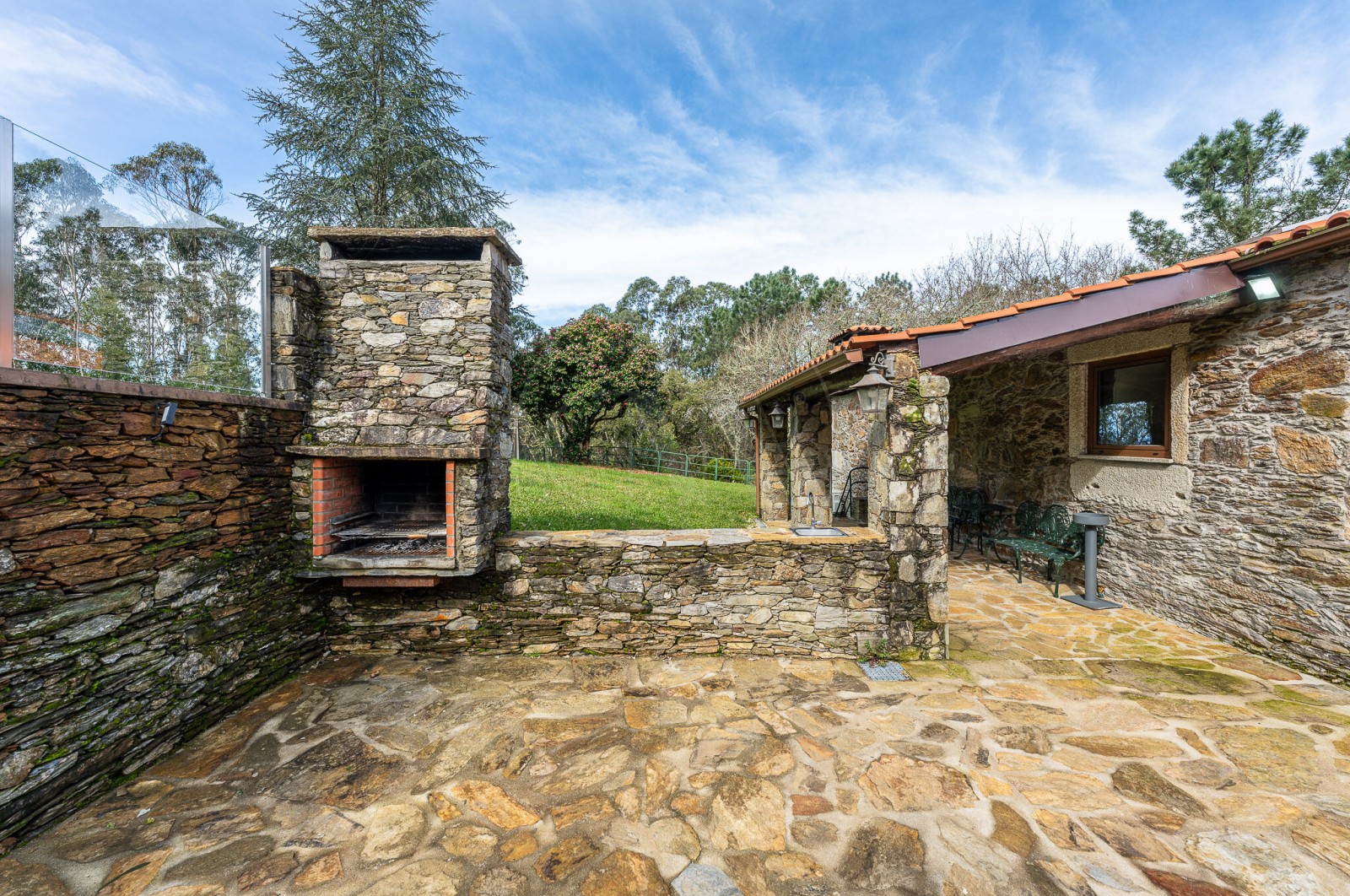 House T4 for For sale in Gondar e Orbacém, Caminha, Viana do Castelo - Quintal/Jardim (Imagem 6)