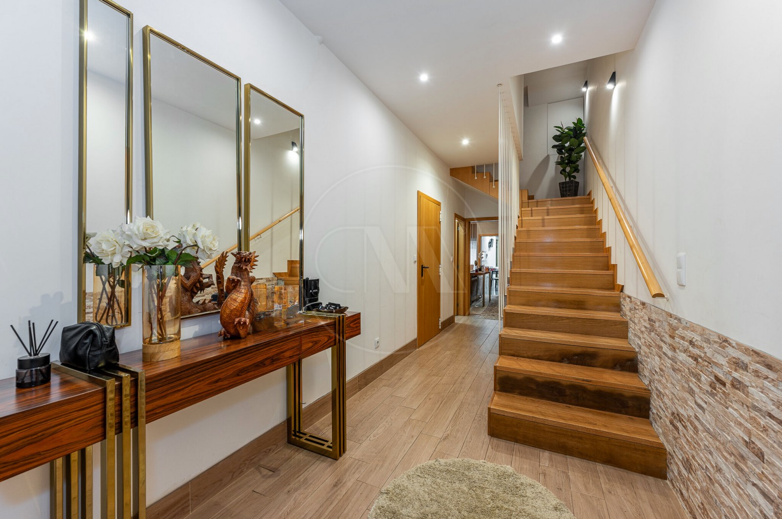 House T3 for For sale in Paranhos, Porto, Porto - Hall de entrada (Imagem 1)