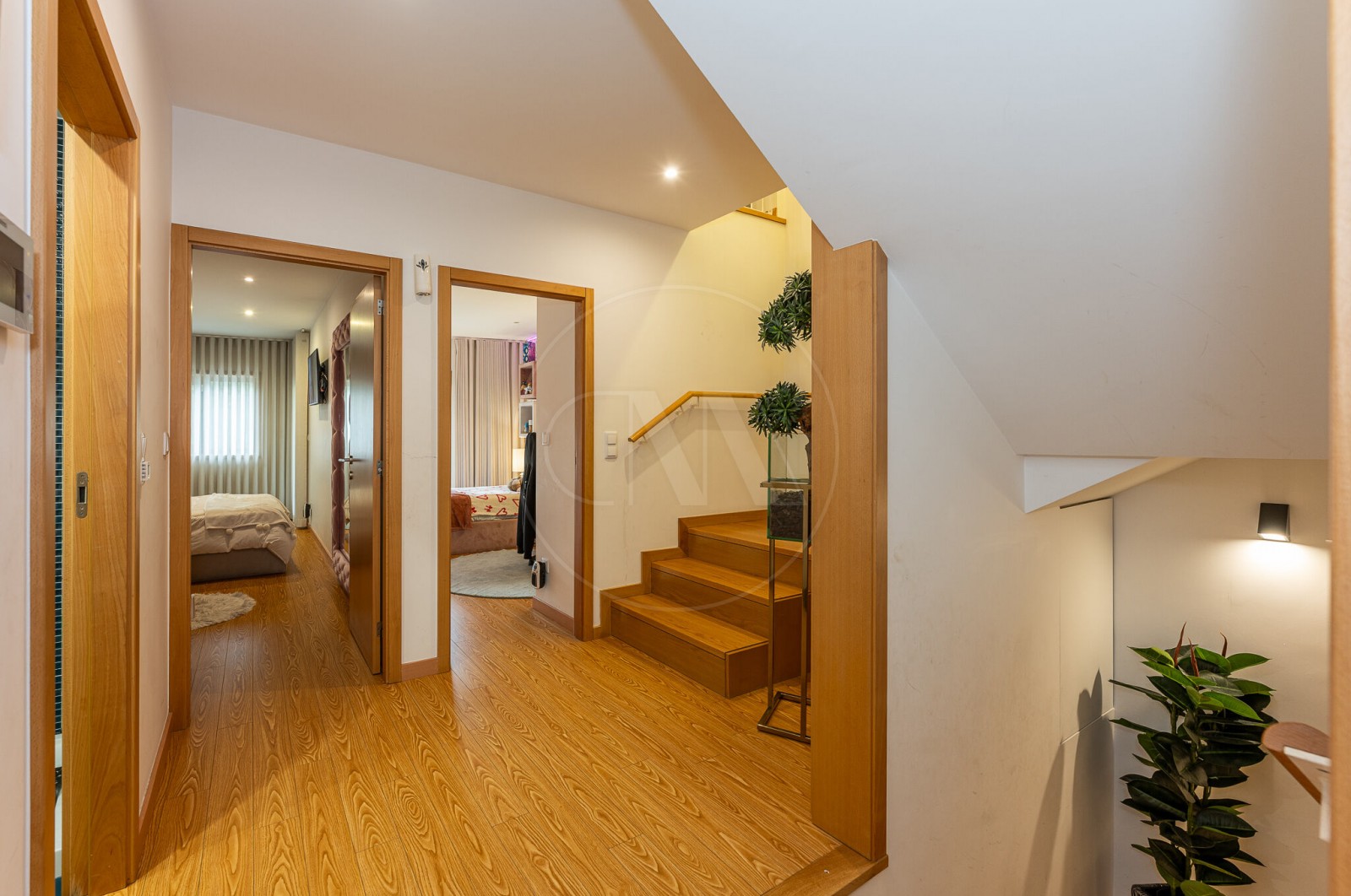 House T3 for For sale in Paranhos, Porto, Porto - Corredor (Imagem 2)